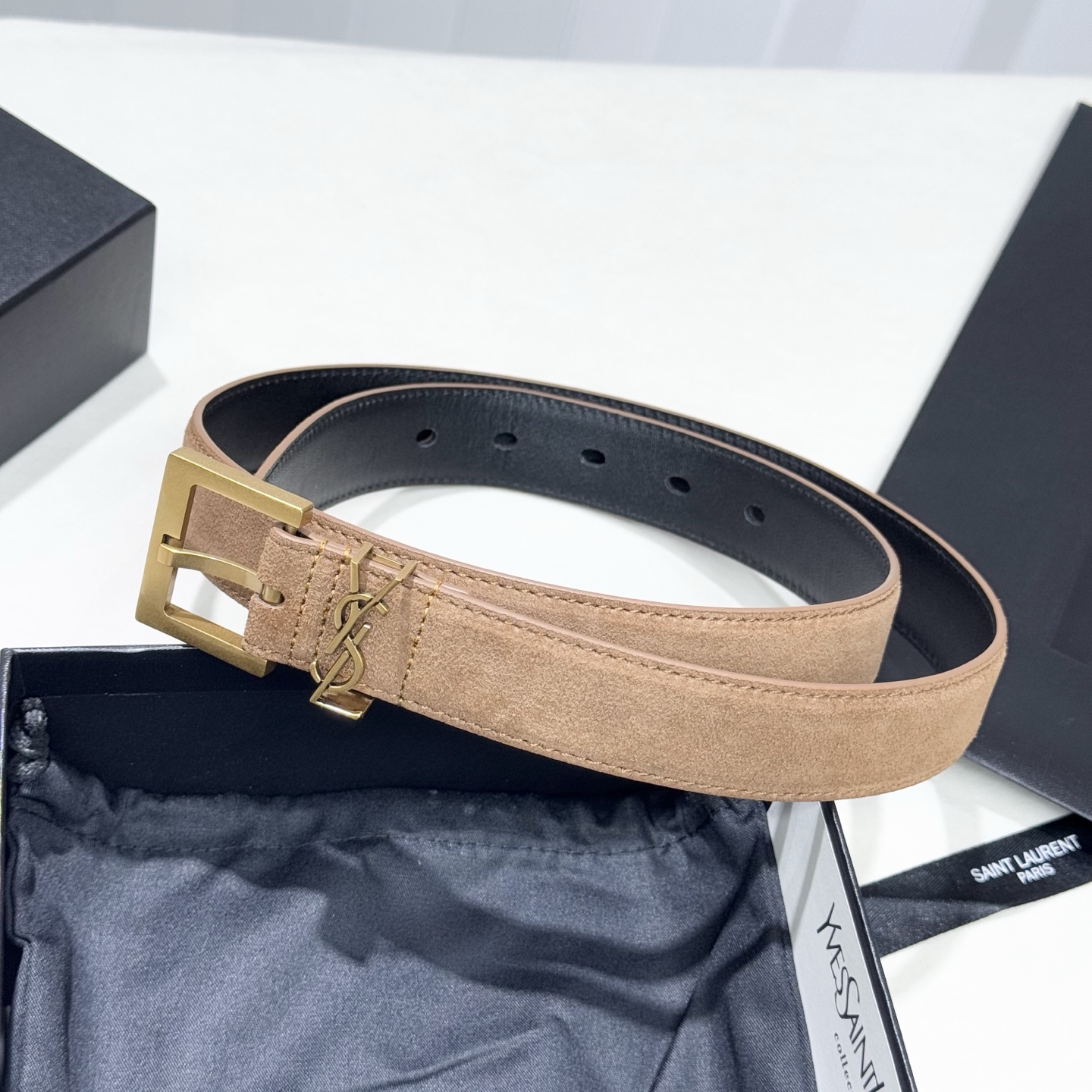。 Saint Laurent圣罗兰 女士麂皮腰带皮带 经典颜色出货，每针每线都非常紧致，YSL古金原版