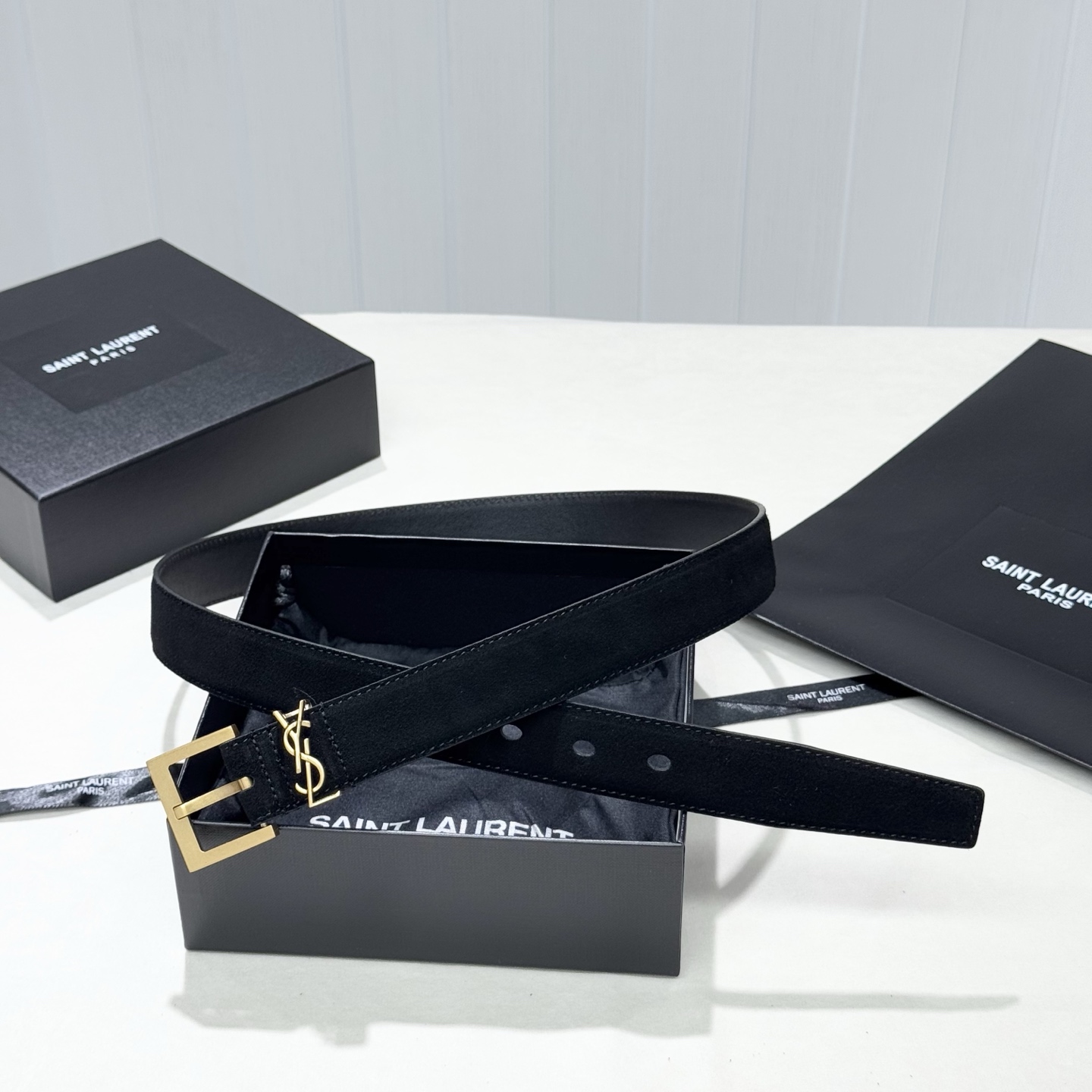 。 Saint Laurent圣罗兰 女士麂皮腰带皮带 经典颜色出货，每针每线都非常紧致，YSL古金原版