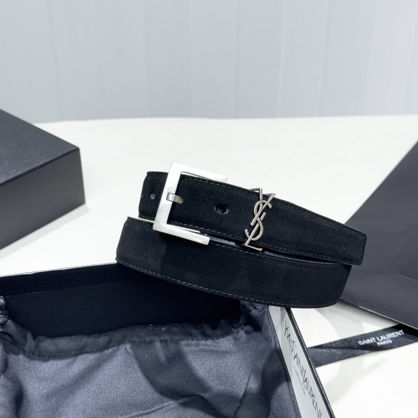 。 Saint Laurent圣罗兰 女士麂皮腰带皮带 经典颜色出货，每针每线都非常紧致，YSL古金原版