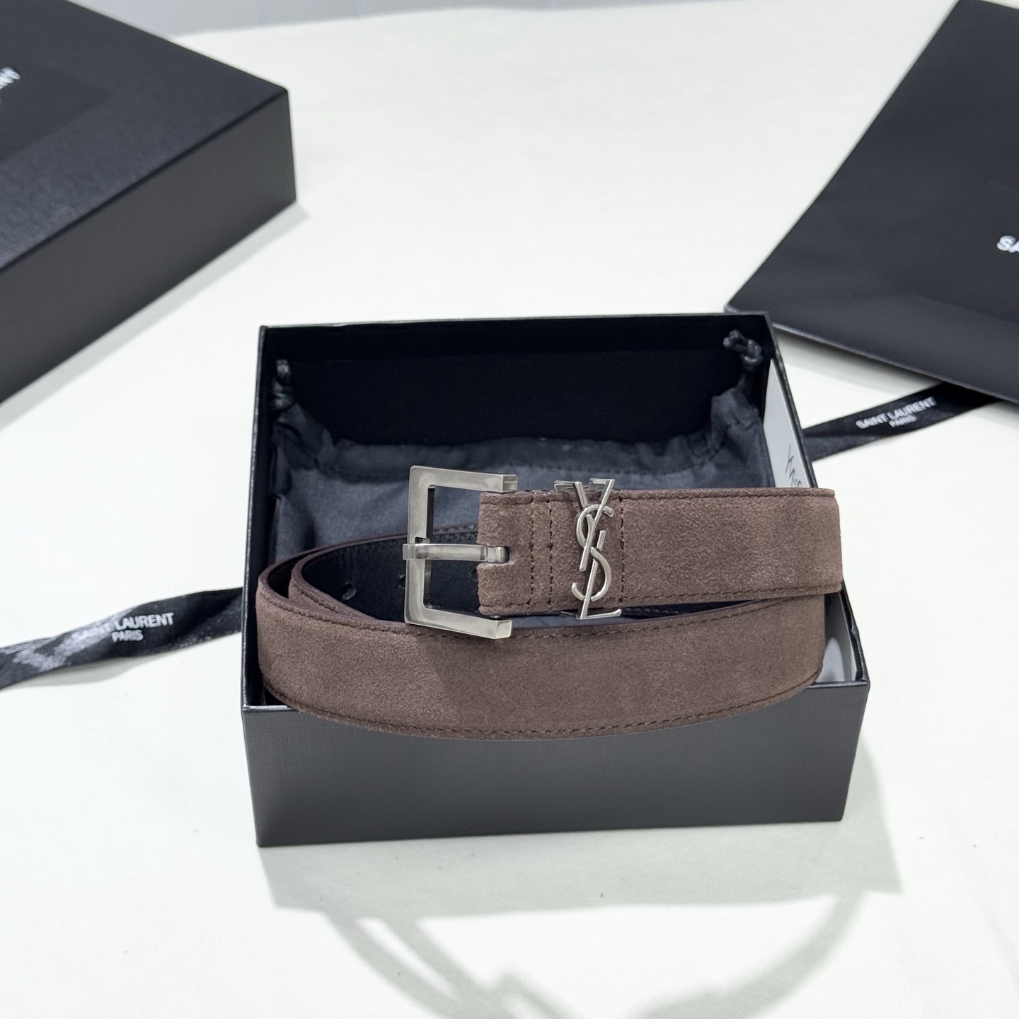 。 Saint Laurent圣罗兰 女士麂皮腰带皮带 经典颜色出货，每针每线都非常紧致，YSL古金原版