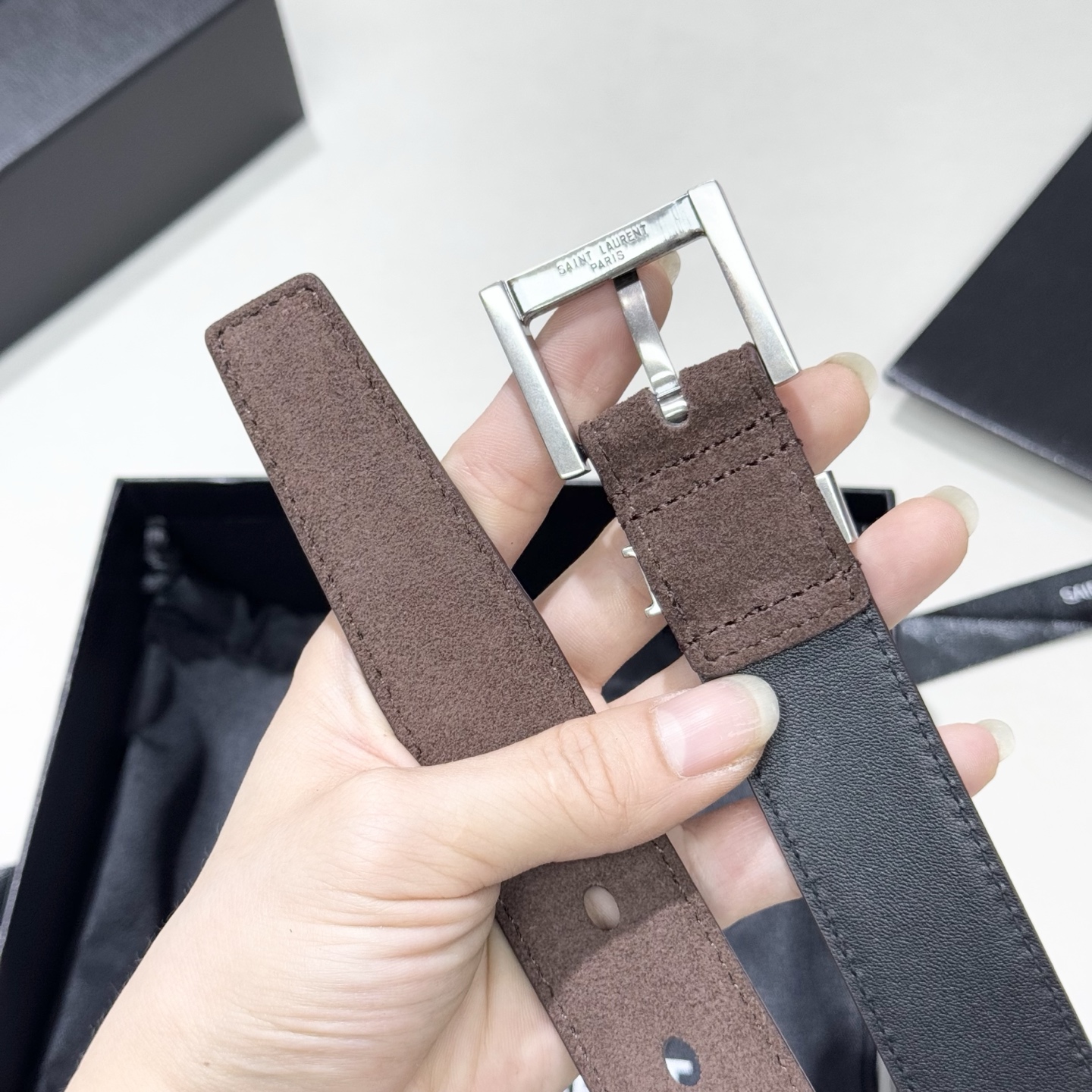 。 Saint Laurent圣罗兰 女士麂皮腰带皮带 经典颜色出货，每针每线都非常紧致，YSL古金原版