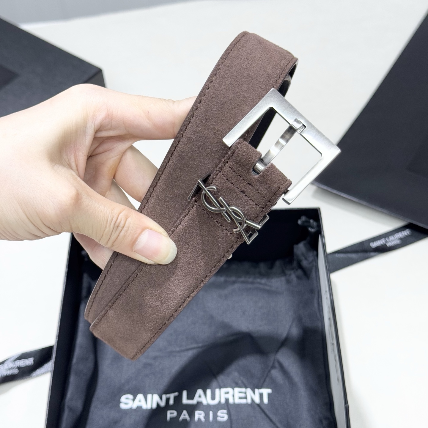 。 Saint Laurent圣罗兰 女士麂皮腰带皮带 经典颜色出货，每针每线都非常紧致，YSL古金原版