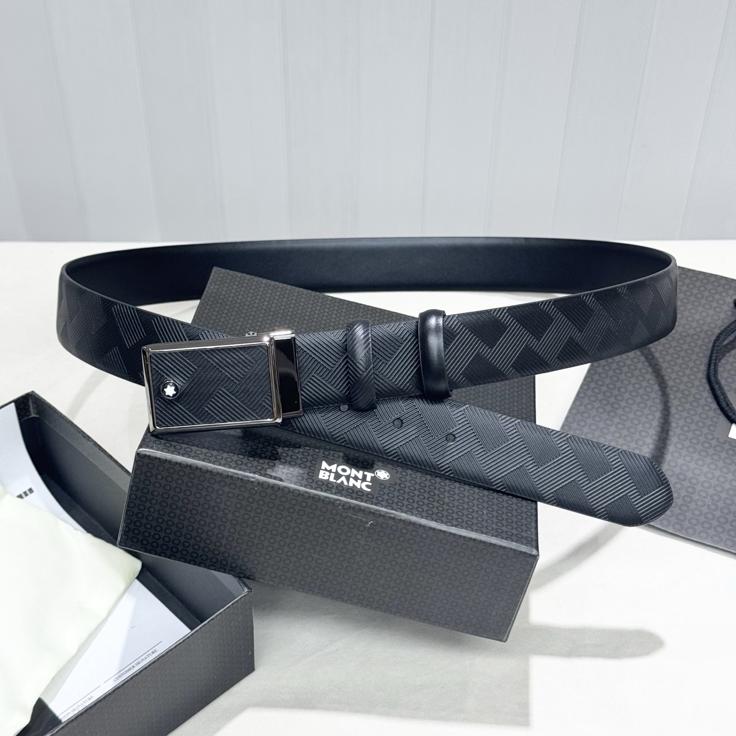 🎩🎩男士万宝龙🐲柔软细腻，百搭大方，宽3.5CM 、可裁剪款式官网同步，商务休闲均可使用！