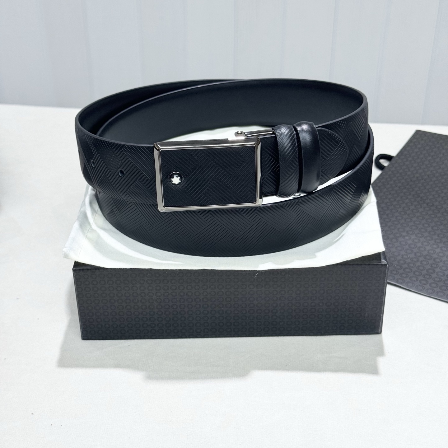 🎩🎩男士万宝龙🐲柔软细腻，百搭大方，宽3.5CM 、可裁剪款式官网同步，商务休闲均可使用！