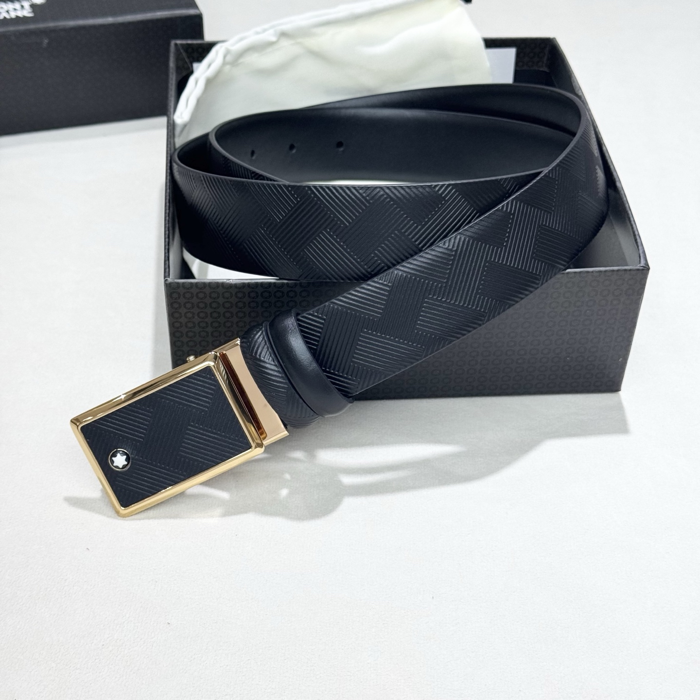 🎩🎩男士万宝龙🐲柔软细腻，百搭大方，宽3.5CM 、可裁剪款式官网同步，商务休闲均可使用！