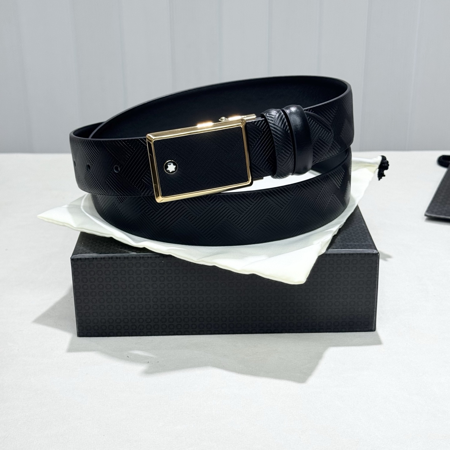 🎩🎩男士万宝龙🐲柔软细腻，百搭大方，宽3.5CM 、可裁剪款式官网同步，商务休闲均可使用！