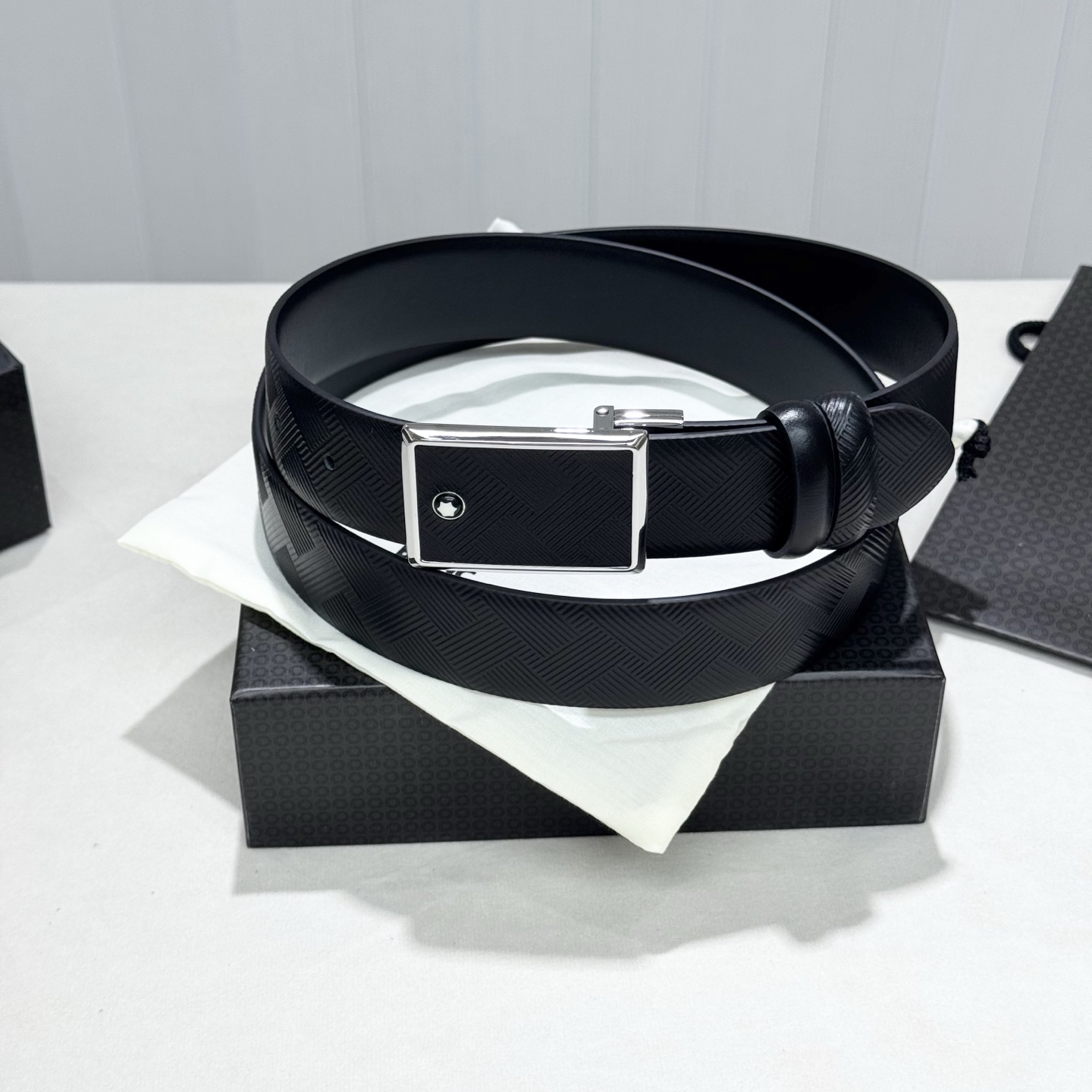 🎩🎩男士万宝龙🐲柔软细腻，百搭大方，宽3.5CM 、可裁剪款式官网同步，商务休闲均可使用！