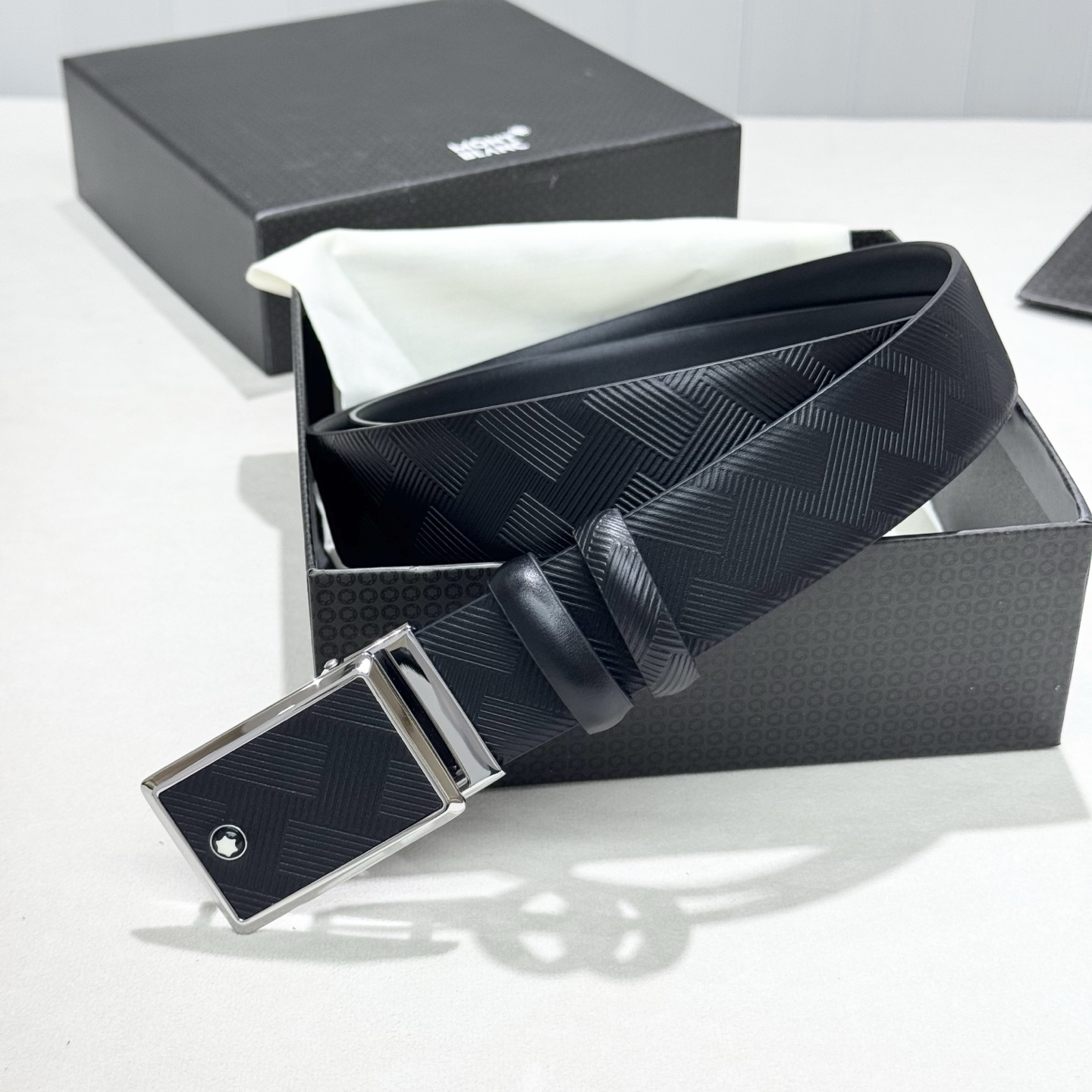 🎩🎩男士万宝龙🐲柔软细腻，百搭大方，宽3.5CM 、可裁剪款式官网同步，商务休闲均可使用！