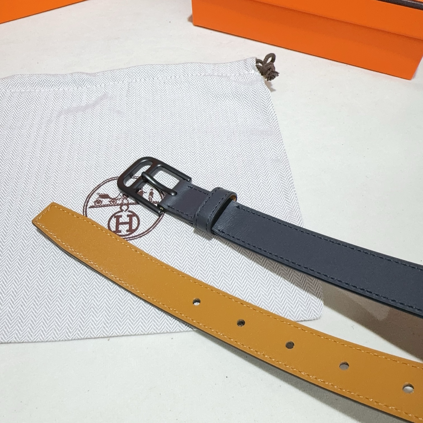 爱马仕 Hunter牛皮腰带 搭配金属皮带扣 （蓝色亮银扣）