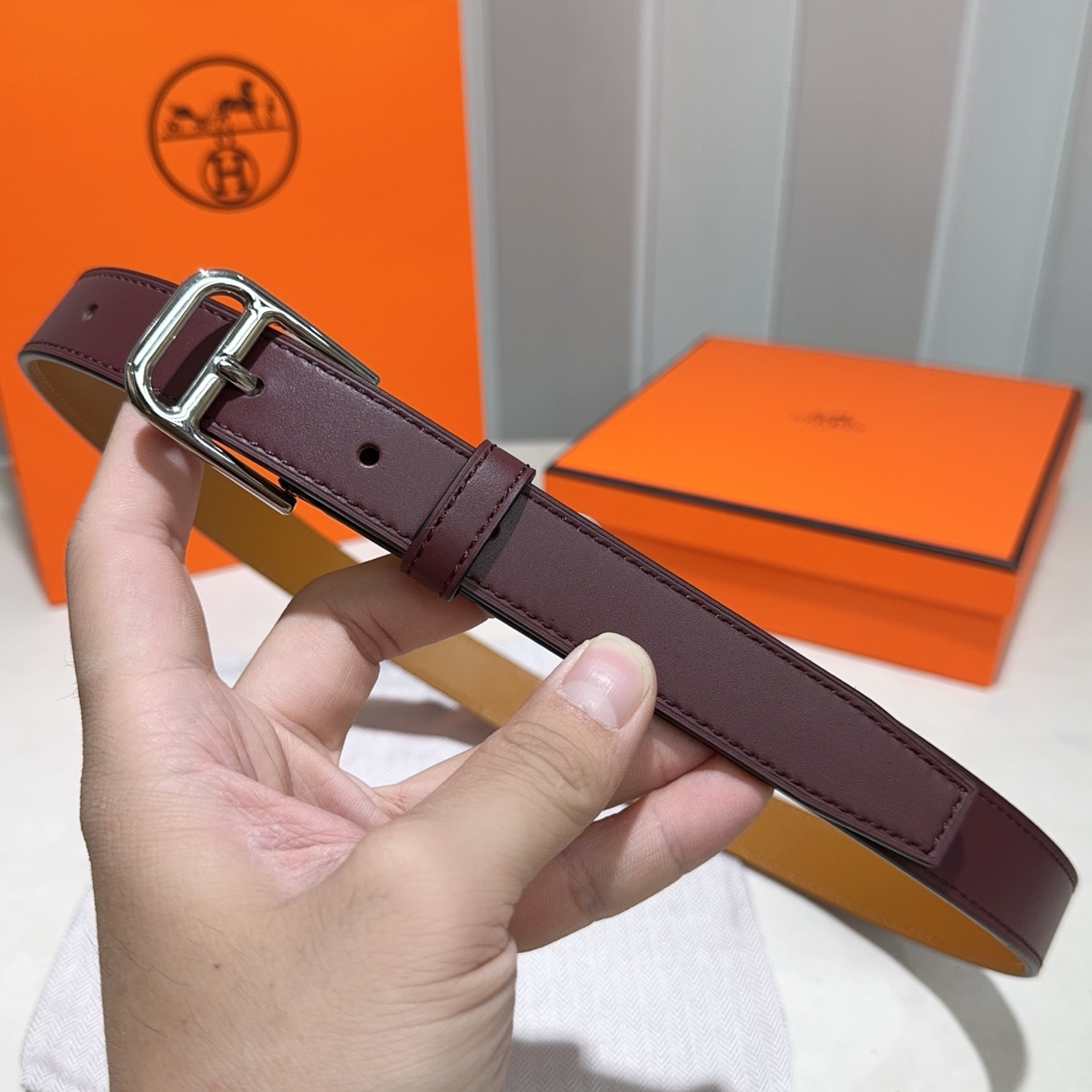 爱马仕 Hunter牛皮腰带 搭配金属皮带扣 （酒红色亮银扣）