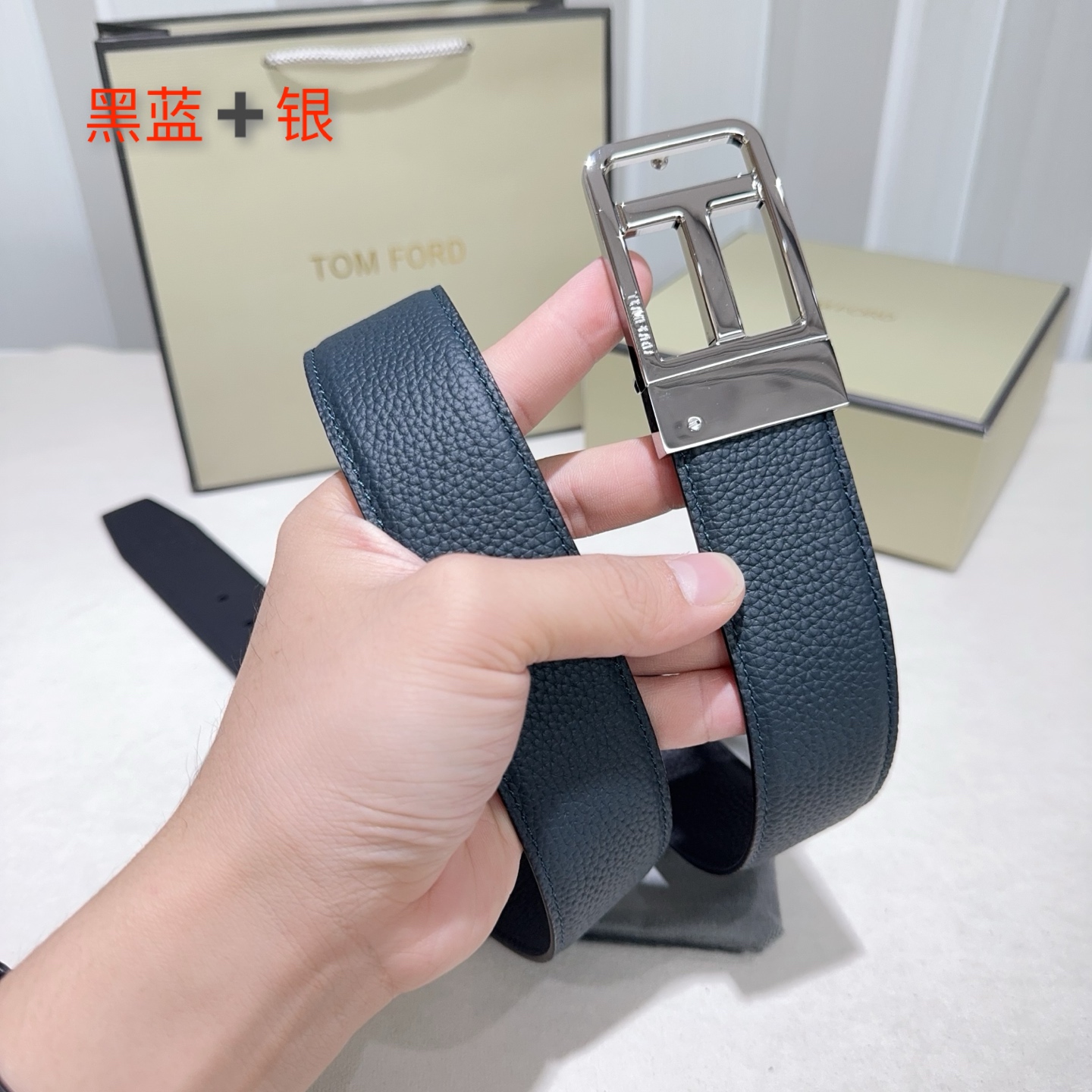 男士TF（汤尼.福特） 采用双面头层牛皮 Togo纹纯铜精品扣头打造 双面可用 黑配蓝 黑配咖啡金色 银色 抢色扣头