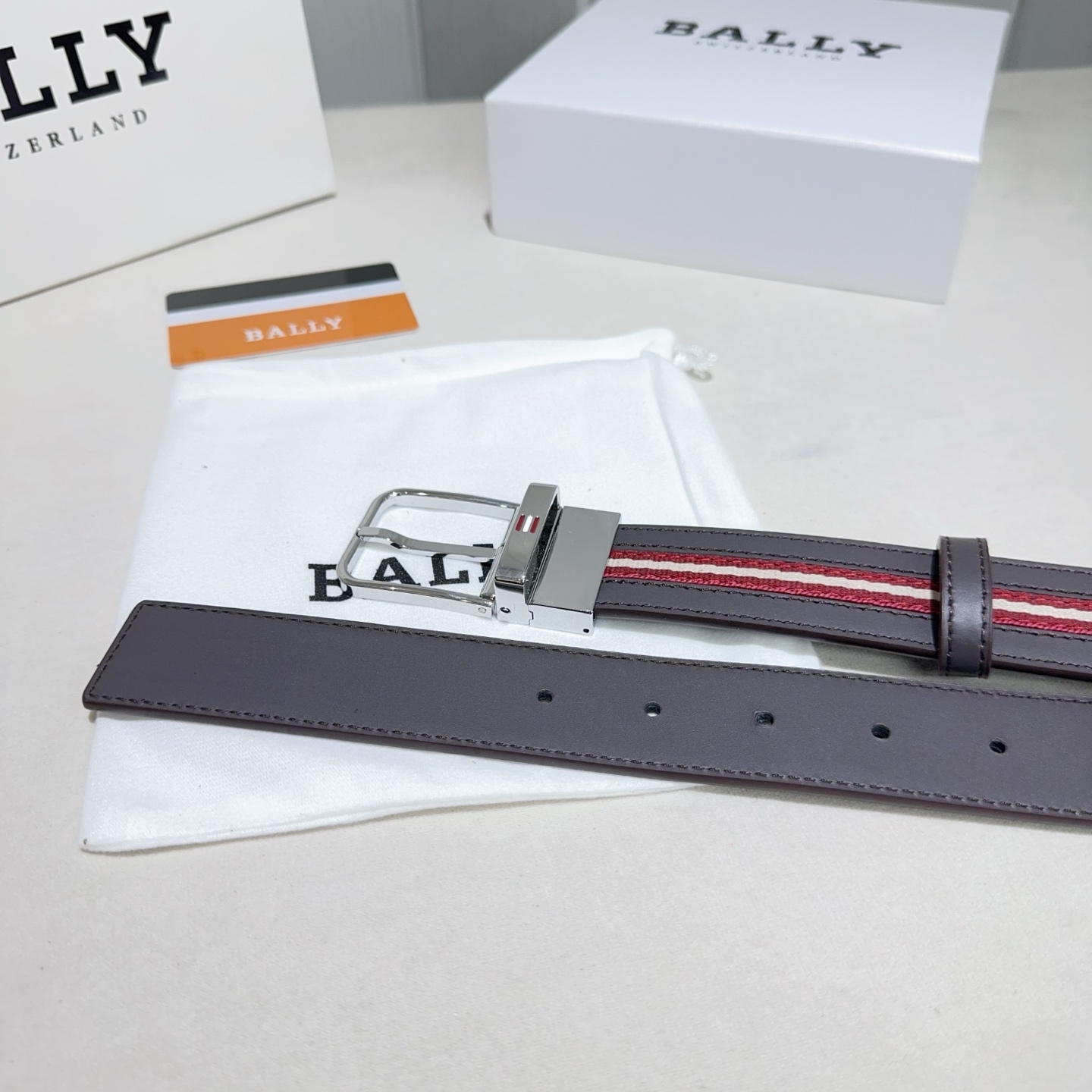 BALLY (巴利) 红白布接咖啡色牛皮银色 扣头-Top High Quatity Cheap Sneakers Fashion Clothing Clothes Bags handbags Shoes of all Brand wholesale With The best Quality And Beautiful Price from China Factory Chinese suppliers wholesaler seller BALLY (巴利) 红白布接咖啡色牛皮银色 扣头