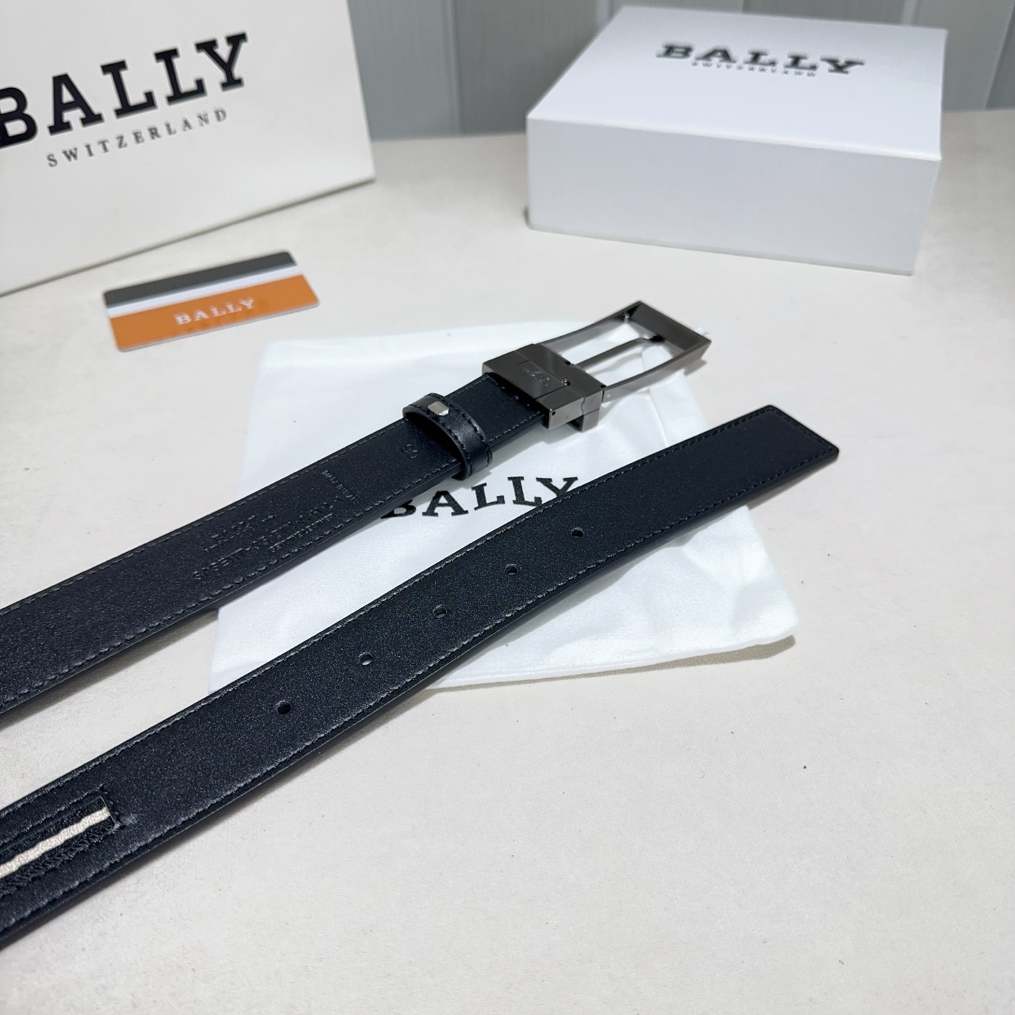 BALLY (巴利) 黑白布接黑色牛皮抢色 扣头-Top High Quatity Cheap Sneakers Fashion Clothing Clothes Bags handbags Shoes of all Brand wholesale With The best Quality And Beautiful Price from China Factory Chinese suppliers wholesaler seller BALLY (巴利) 黑白布接黑色牛皮抢色 扣头