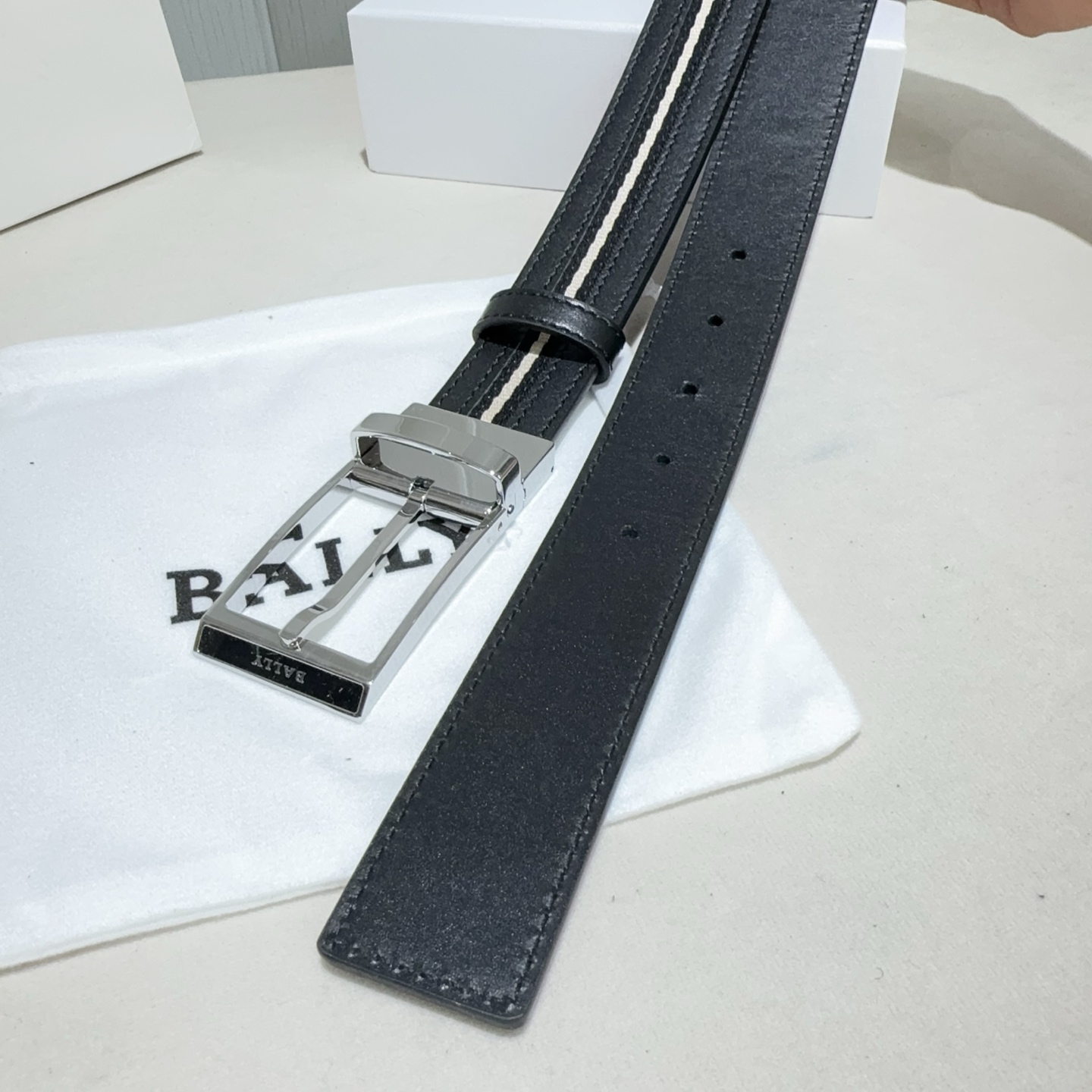BALLY (巴利) 黑白布接黑色牛皮银色 扣头-Chinese wholesaler seller Clothes Bags handbags wholesale Shoes High Quatity wholesaler seller Cheap Sneakers from China Factory Chinese suppliers china wholesale clothing wholesaler seller BALLY (巴利) 黑白布接黑色牛皮银色 扣头