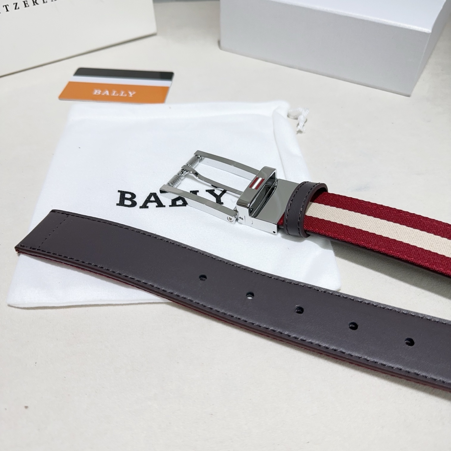 BALLY (巴利) 红白布搭咖色牛皮银色 扣头