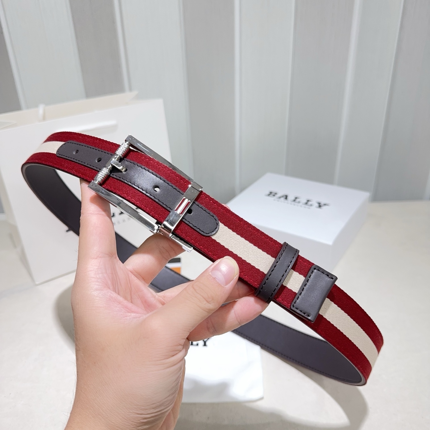 BALLY (巴利) 红白布搭咖色牛皮银色 扣头