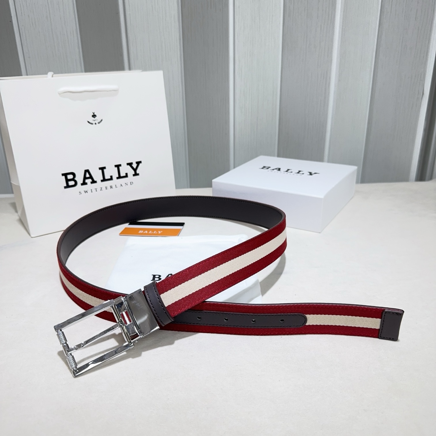 BALLY (巴利) 红白布搭咖色牛皮银色 扣头