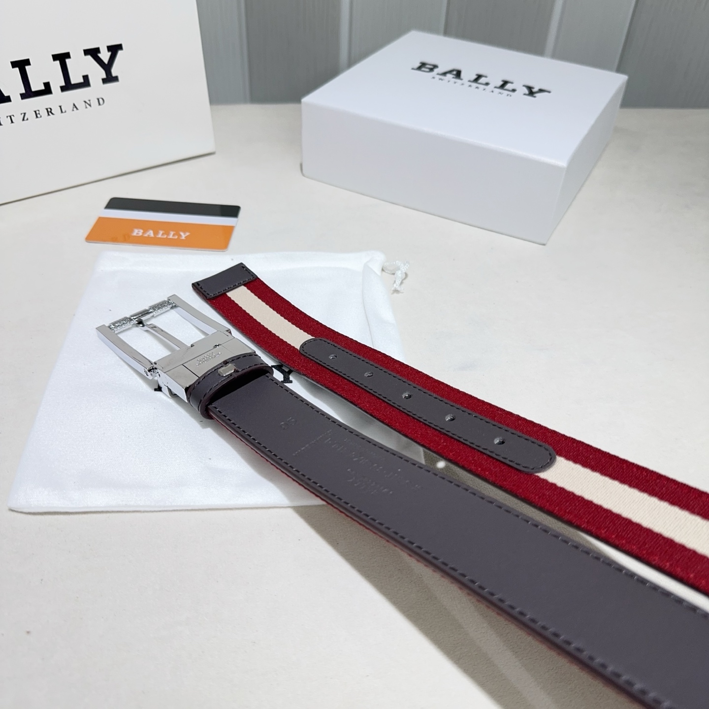 BALLY (巴利) 红白布搭咖色牛皮银色 扣头