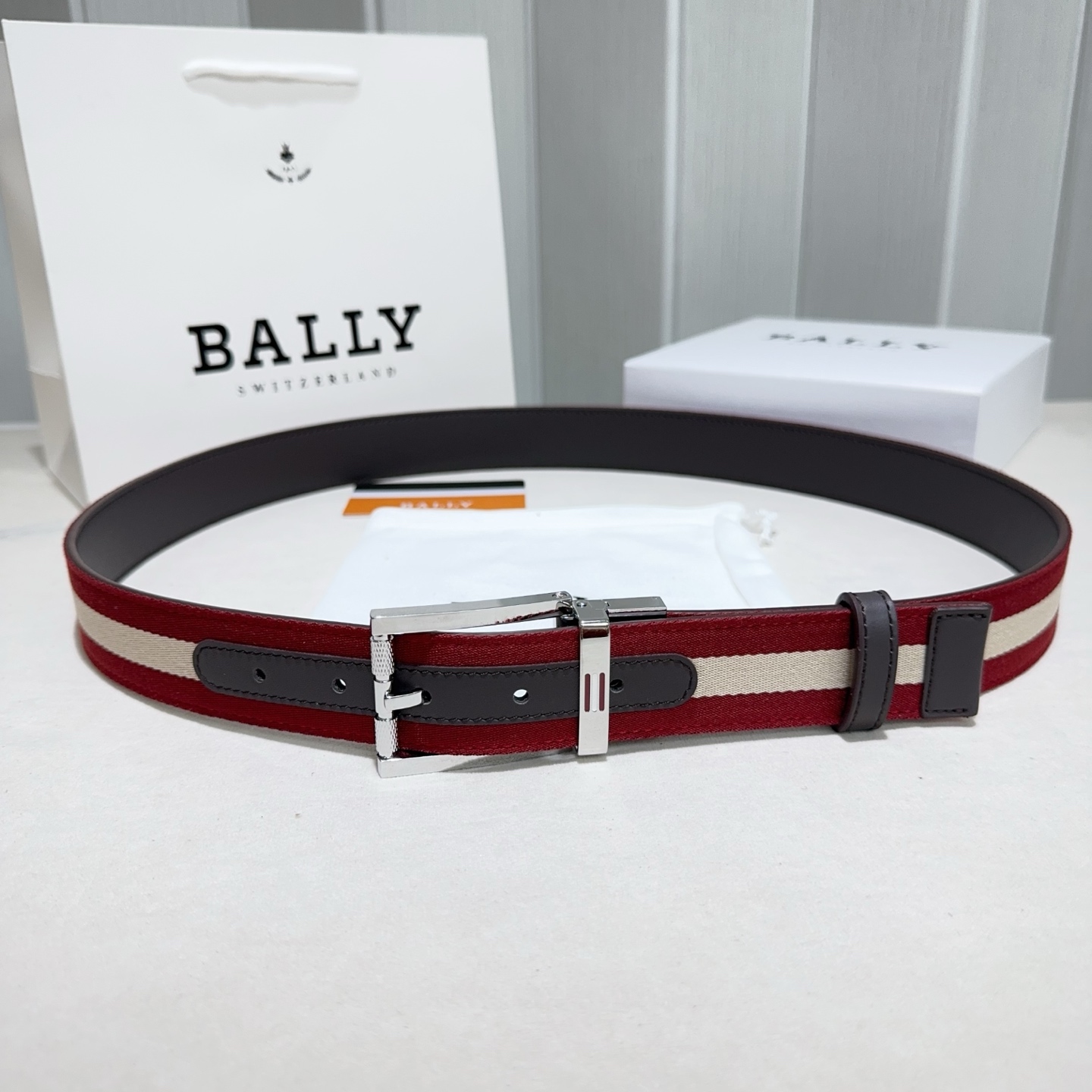 BALLY (巴利) 红白布搭咖色牛皮银色 扣头