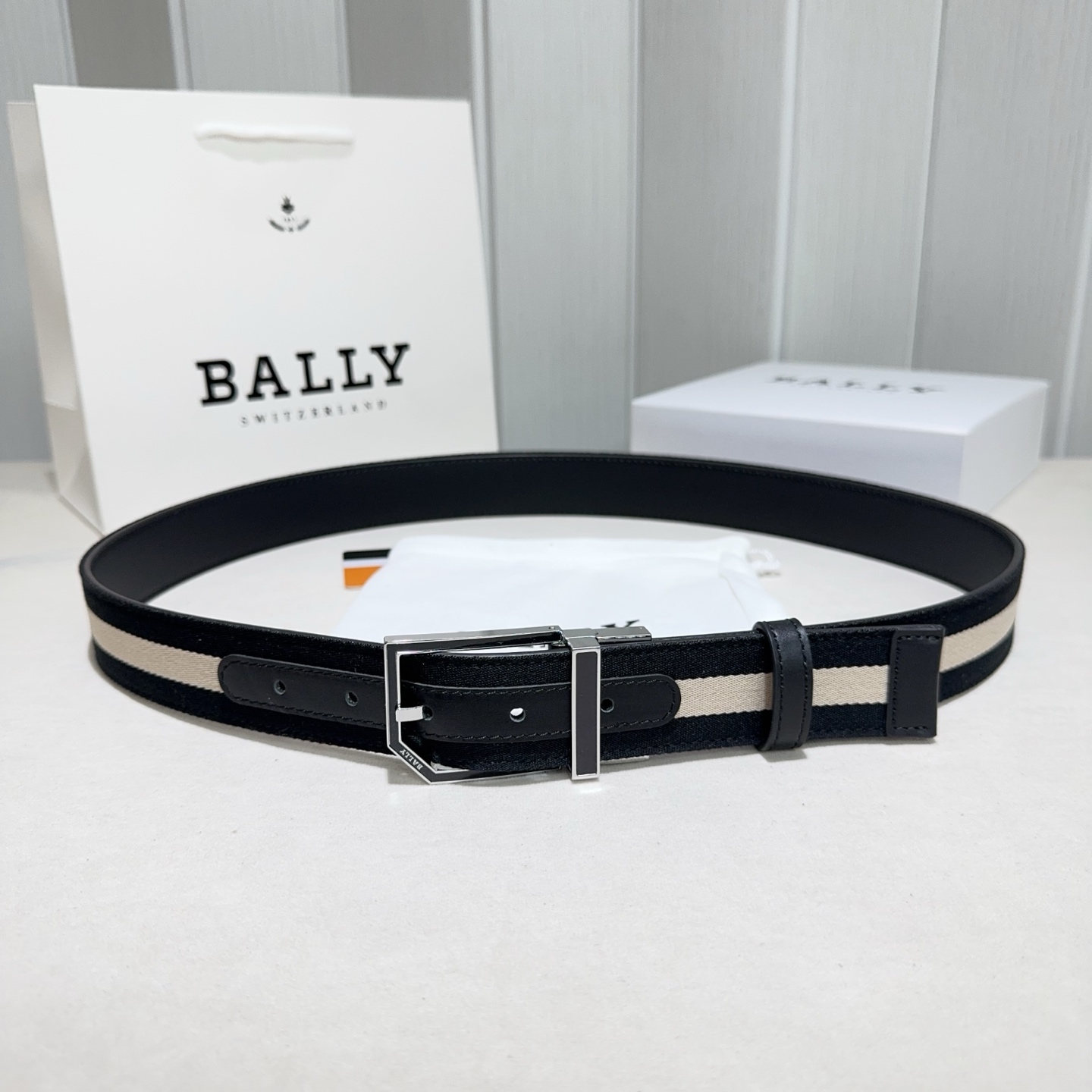 BALLY (巴利) 黑白布搭黑色牛皮银色滴胶 扣头