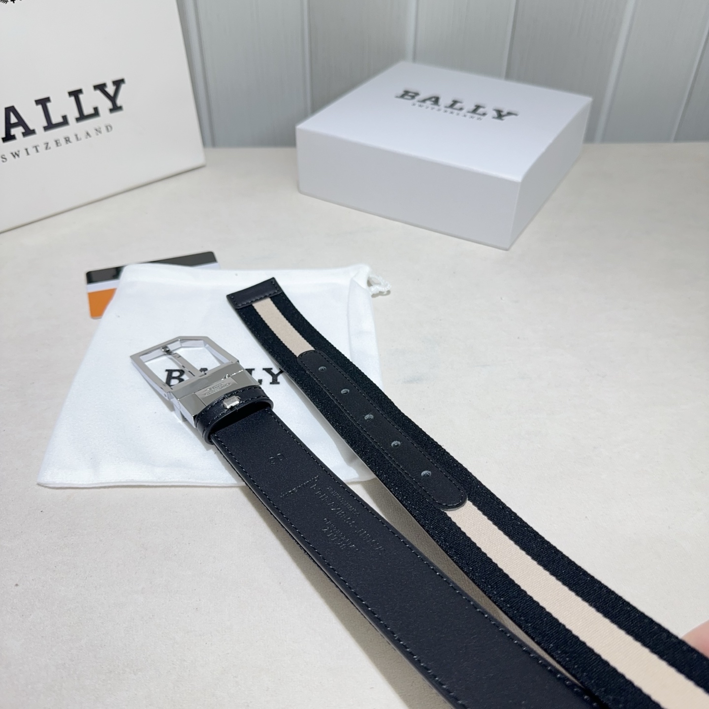 BALLY (巴利) 黑白布搭黑色牛皮银色滴胶 扣头