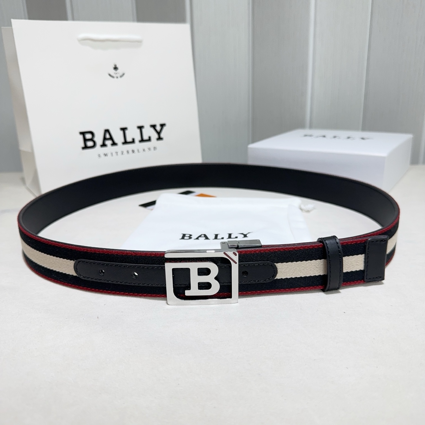 BALLY (巴利) 黑白布红边搭黑色牛皮银色 扣头-Chinese UA Cheap High Quatity Brand Clothes Bags handbags Sneakers wholesale wholesaler seller from China Factory suppliers Fashion Clothing Shoes best Quality Beautiful Price BALLY (巴利) 黑白布红边搭黑色牛皮银色 扣头