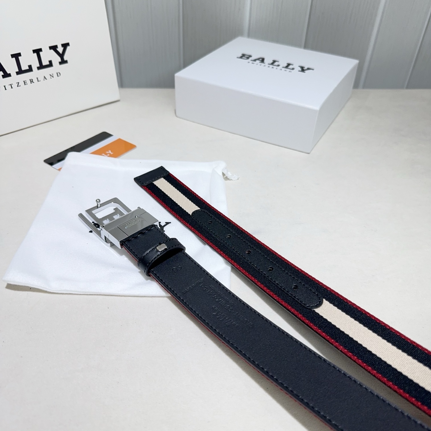 BALLY (巴利) 黑白布红边搭黑色牛皮银色 扣头-Chinese UA Cheap High Quatity Brand Clothes Bags handbags Sneakers wholesale wholesaler seller from China Factory suppliers Fashion Clothing Shoes best Quality Beautiful Price BALLY (巴利) 黑白布红边搭黑色牛皮银色 扣头
