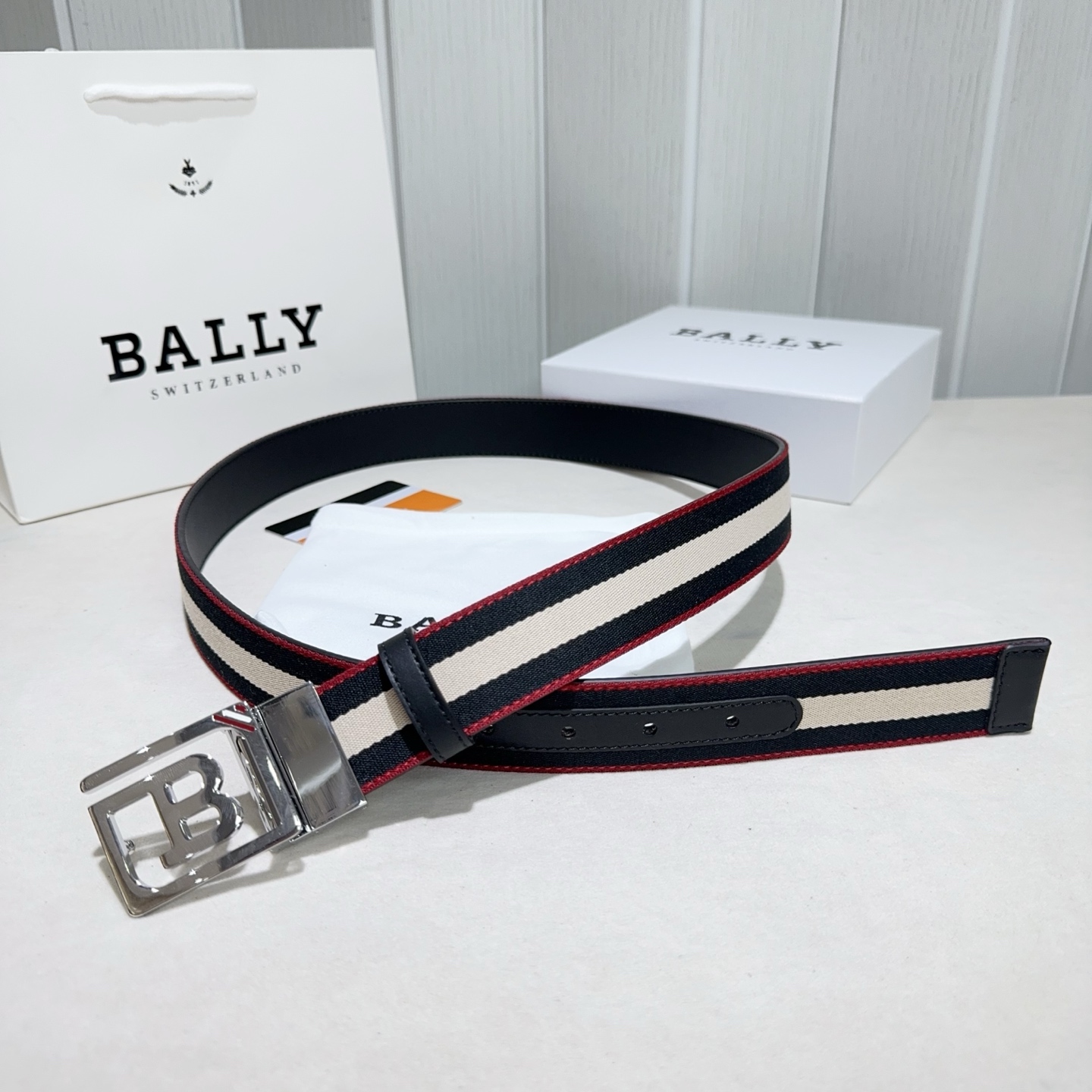 BALLY (巴利) 黑白布红边搭黑色牛皮银色 扣头-Chinese UA Cheap High Quatity Brand Clothes Bags handbags Sneakers wholesale wholesaler seller from China Factory suppliers Fashion Clothing Shoes best Quality Beautiful Price BALLY (巴利) 黑白布红边搭黑色牛皮银色 扣头