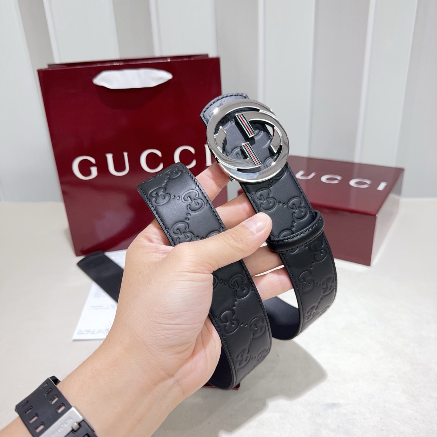 GUCCI（古奇新款） 采用压花纹搭配双面头层牛皮 黑色亮金 亮银 亮枪 扣头