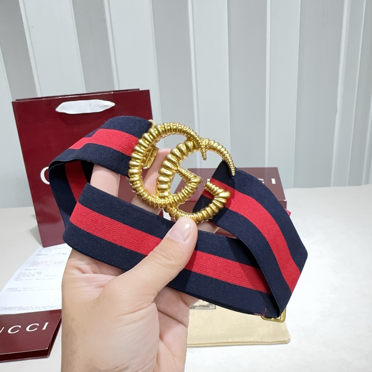 GUCCI(古奇经典重现) 采用弹力尼龙布 复古扣头打造 柔软细腻-Chinese wholesaler seller Clothes Bags handbags wholesale Shoes High Quatity wholesaler seller Cheap Sneakers from China Factory Chinese suppliers china wholesale clothing wholesaler seller GUCCI(古奇经典重现) 采用弹力尼龙布 复古扣头打造 柔软细腻
