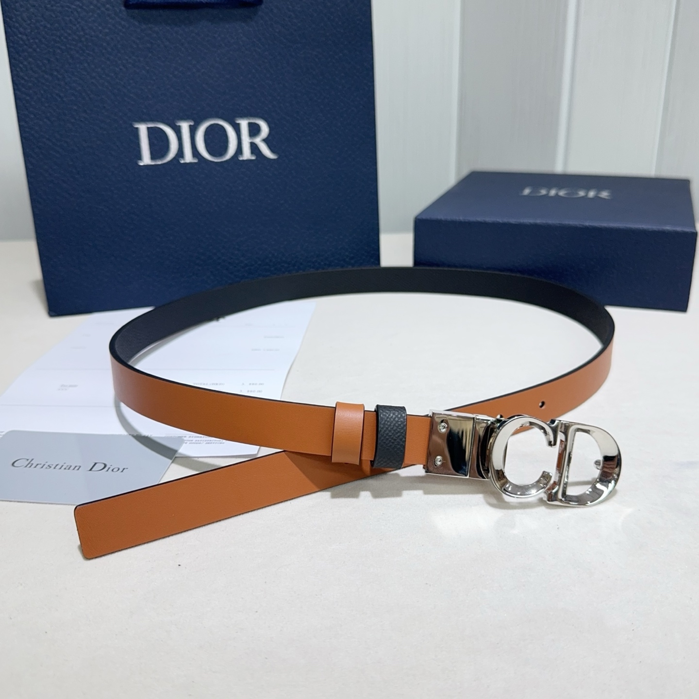 Christian Dior(迪奥) 30 Montaigne 双面腰带 黑色搭配干邑棕色亮银扣-Chinese wholesaler seller Clothes Bags handbags wholesale Shoes High Quatity wholesaler seller Cheap Sneakers from China Factory Chinese suppliers china wholesale clothing wholesaler seller Christian Dior(迪奥) 30 Montaigne 双面腰带 黑色搭配干邑棕色亮银扣