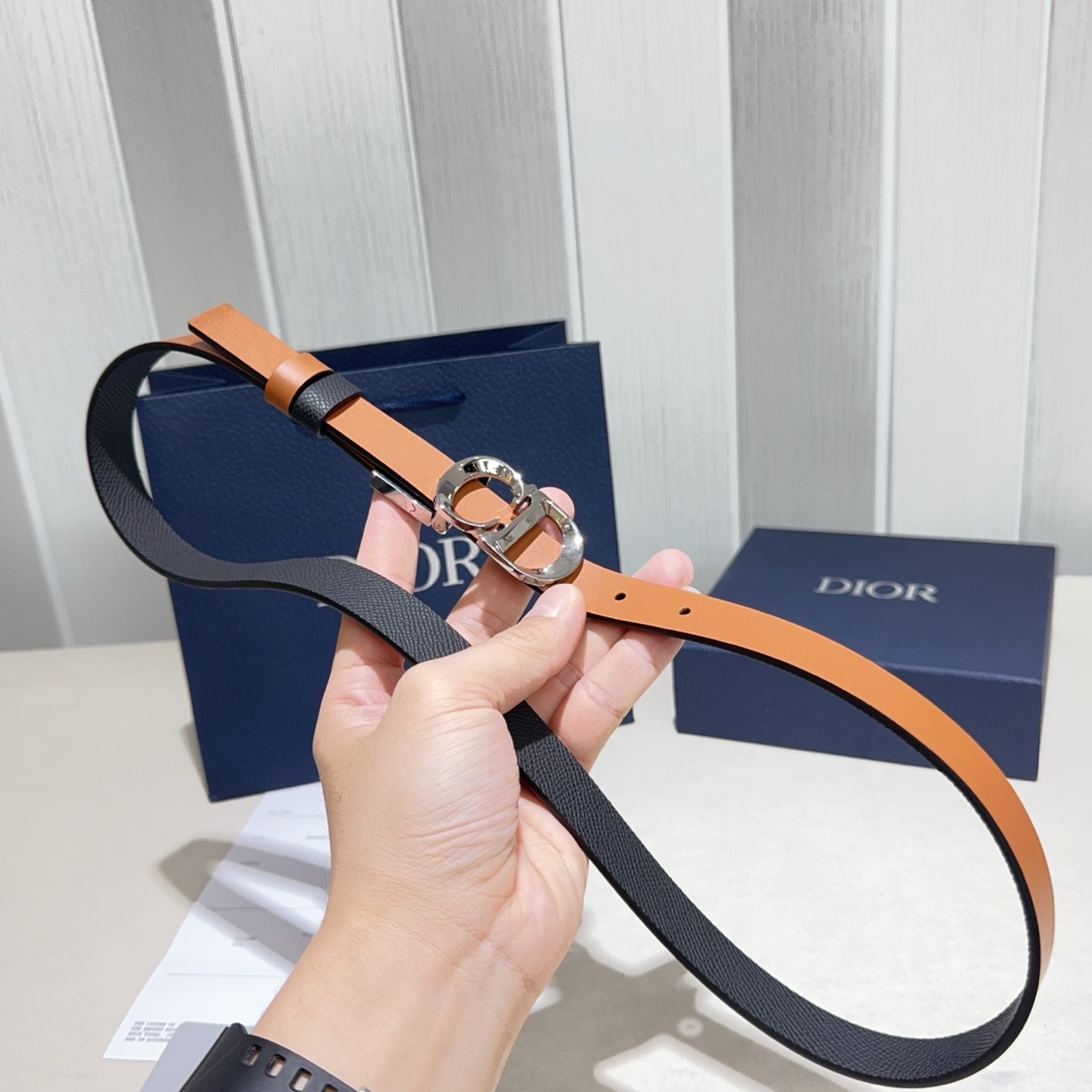 Christian Dior(迪奥) 30 Montaigne 双面腰带 黑色搭配干邑棕色亮银扣-Chinese wholesaler seller Clothes Bags handbags wholesale Shoes High Quatity wholesaler seller Cheap Sneakers from China Factory Chinese suppliers china wholesale clothing wholesaler seller Christian Dior(迪奥) 30 Montaigne 双面腰带 黑色搭配干邑棕色亮银扣