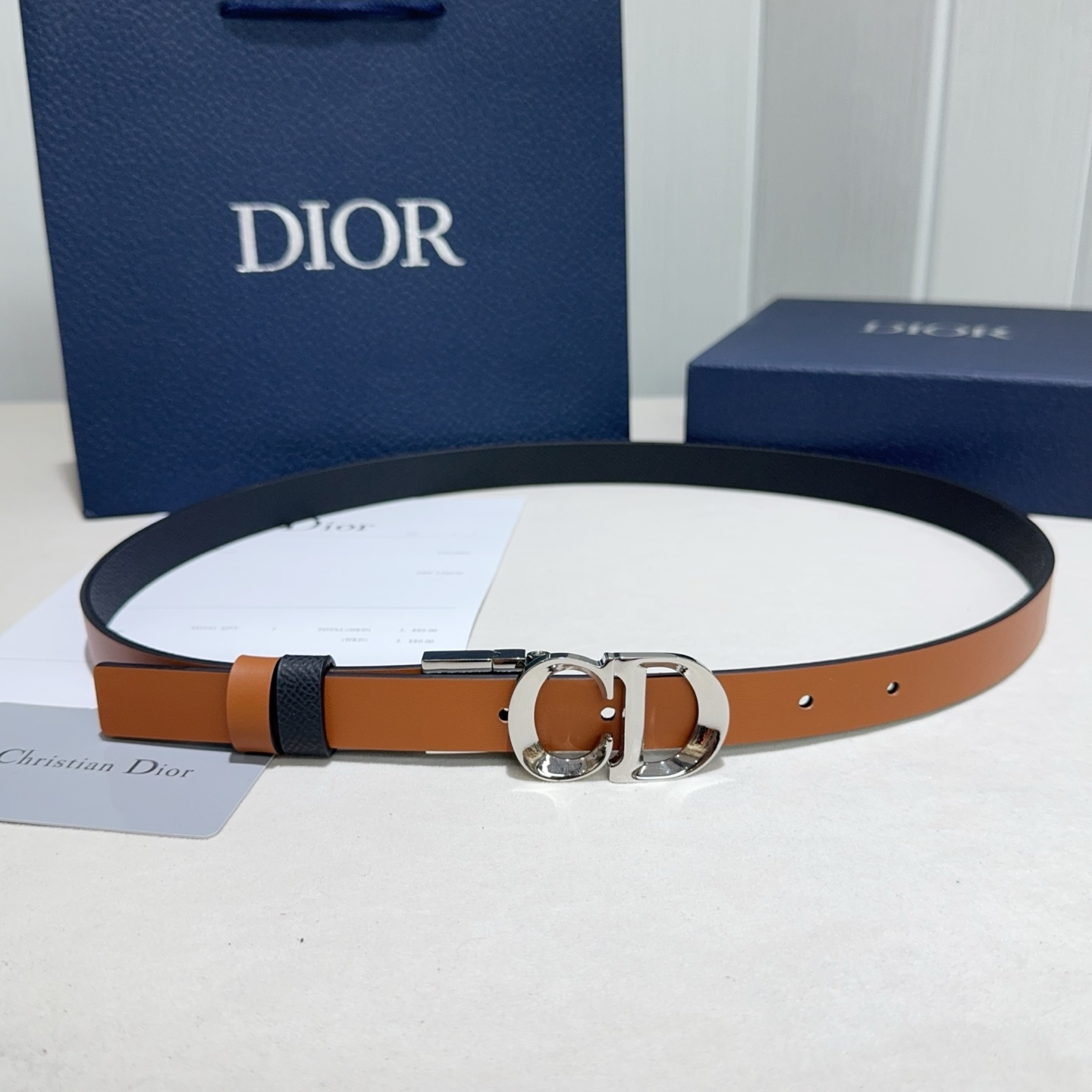 Christian Dior(迪奥) 30 Montaigne 双面腰带 黑色搭配干邑棕色亮银扣-Chinese wholesaler seller Clothes Bags handbags wholesale Shoes High Quatity wholesaler seller Cheap Sneakers from China Factory Chinese suppliers china wholesale clothing wholesaler seller Christian Dior(迪奥) 30 Montaigne 双面腰带 黑色搭配干邑棕色亮银扣