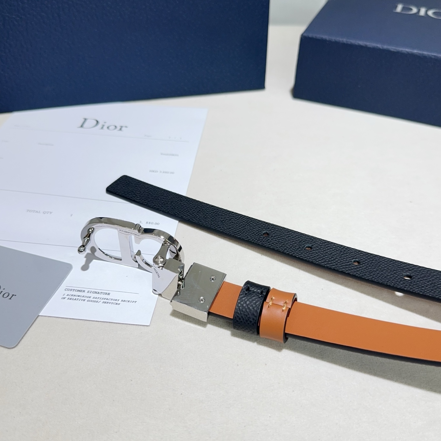 Christian Dior(迪奥) 30 Montaigne 双面腰带 黑色搭配干邑棕色亮银扣-Chinese wholesaler seller Clothes Bags handbags wholesale Shoes High Quatity wholesaler seller Cheap Sneakers from China Factory Chinese suppliers china wholesale clothing wholesaler seller Christian Dior(迪奥) 30 Montaigne 双面腰带 黑色搭配干邑棕色亮银扣