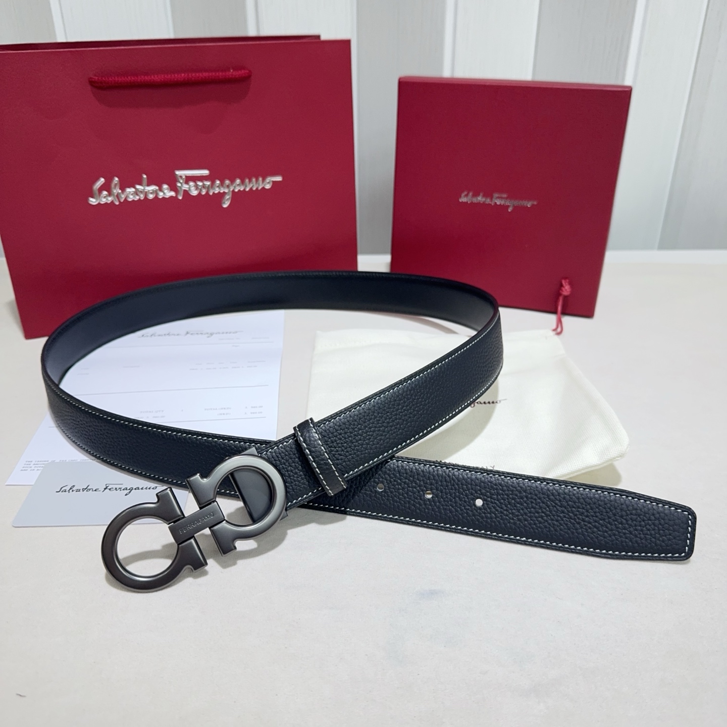 🎐 FERRAGAMO 🎐（菲拉格慕）采用双面牛皮荔枝纹搭配平纹➕精品纯铜扣头打造 柔软细腻，双面可用，