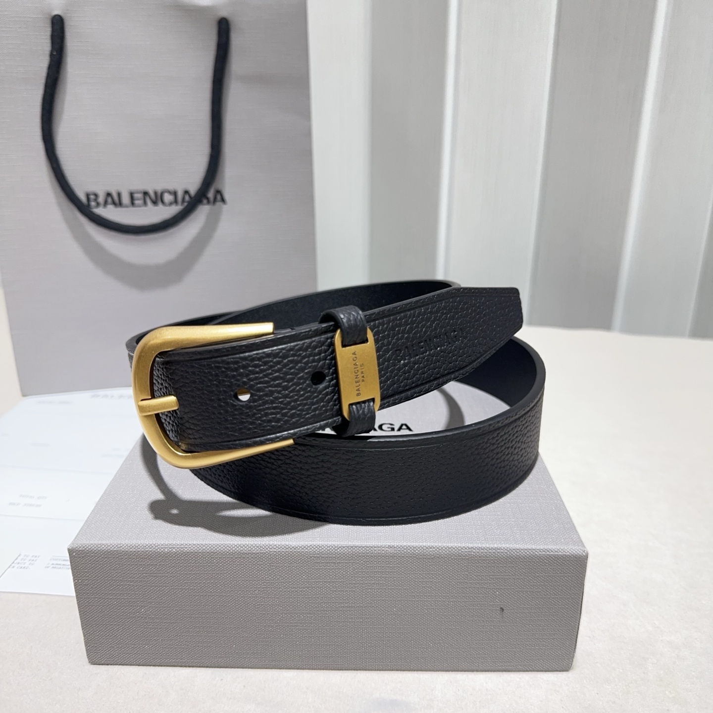 🎐 Balenciaga 🎐（巴黎世家）Suit黑色双面牛皮革腰带，饰以做旧金属配件精品扣头打造 ，尾部