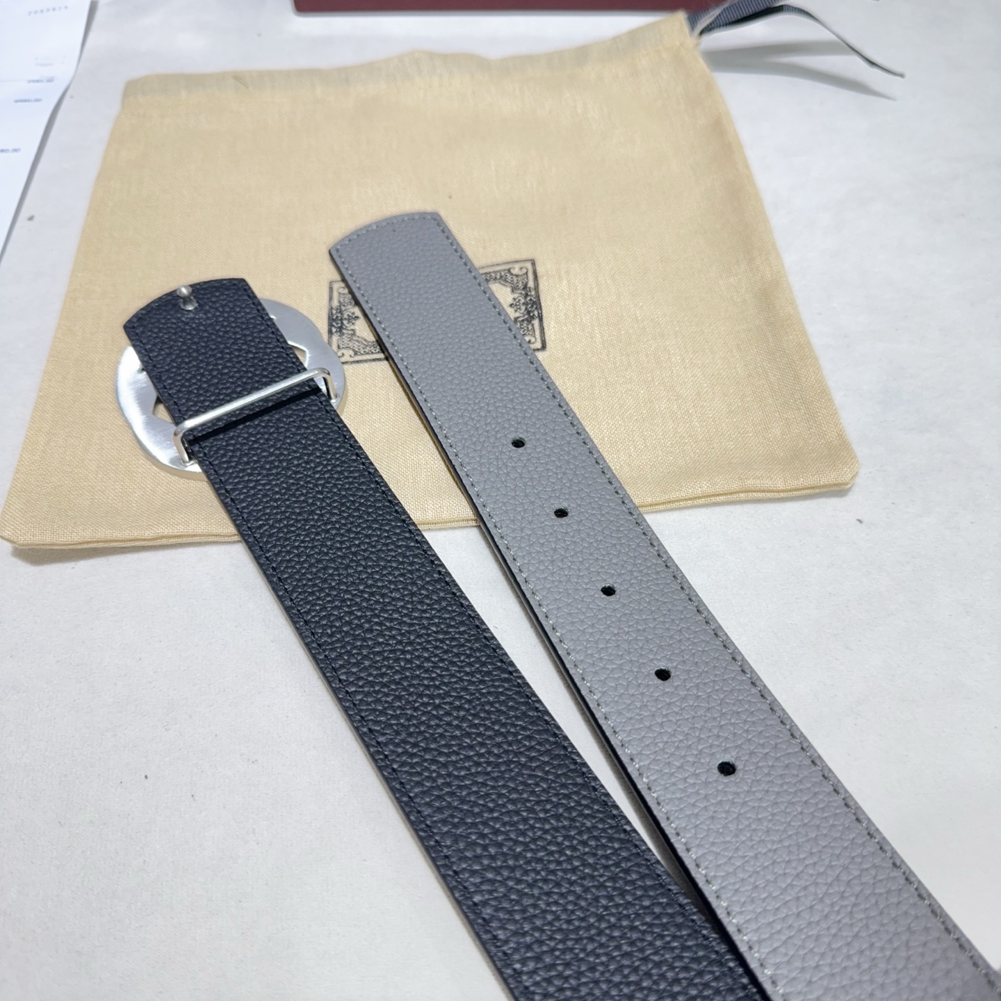 🎐GUCCI🎐（古奇新款）采用双面togo纹头层牛皮 ➕纯钢精品花纹扣头打造 双面可用，柔软细腻，休闲商