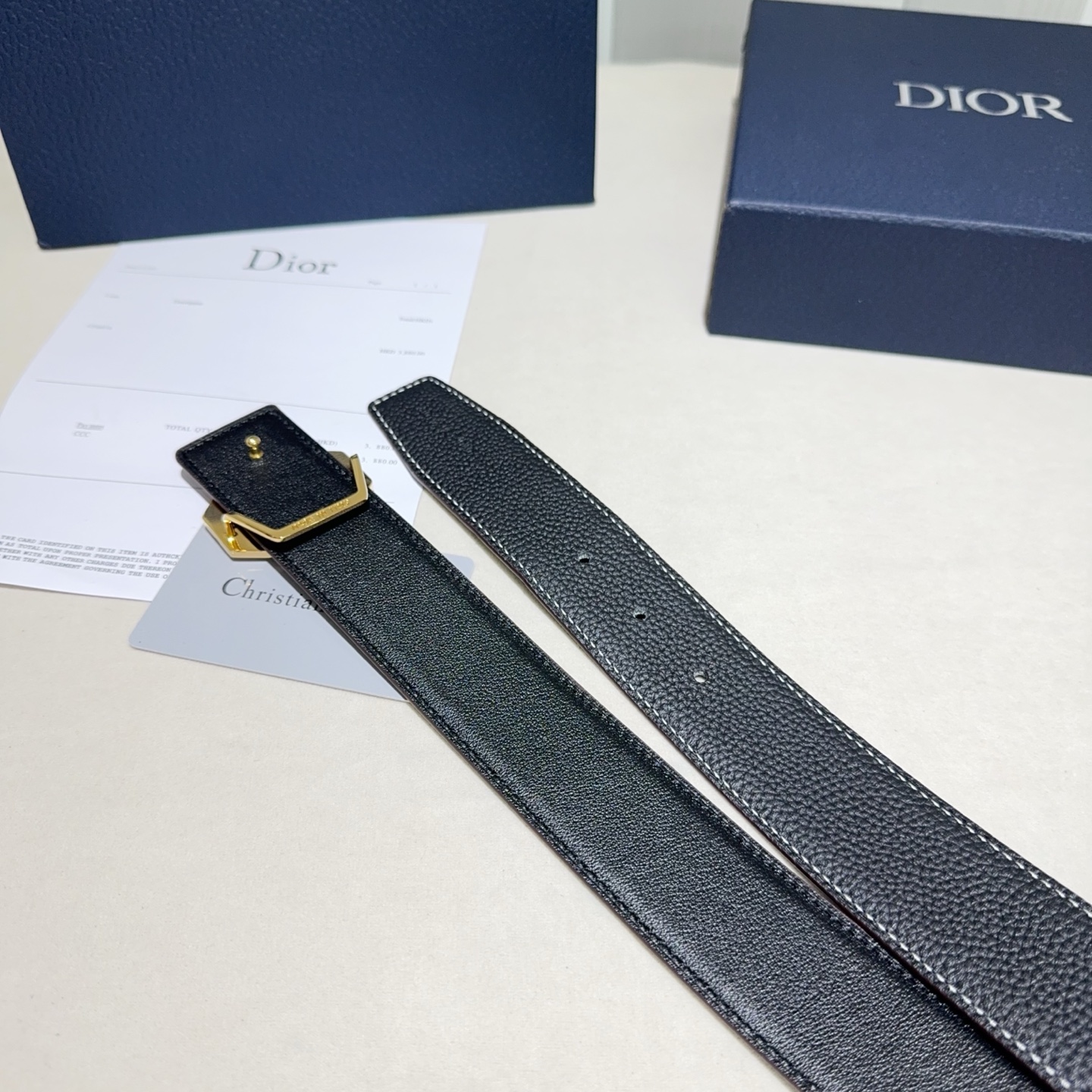 🎐 Christian Dior🎐（迪奥）采用togo 纹搭配纳帕纹双面头层牛皮➕精品纯铜扣头打造 柔软