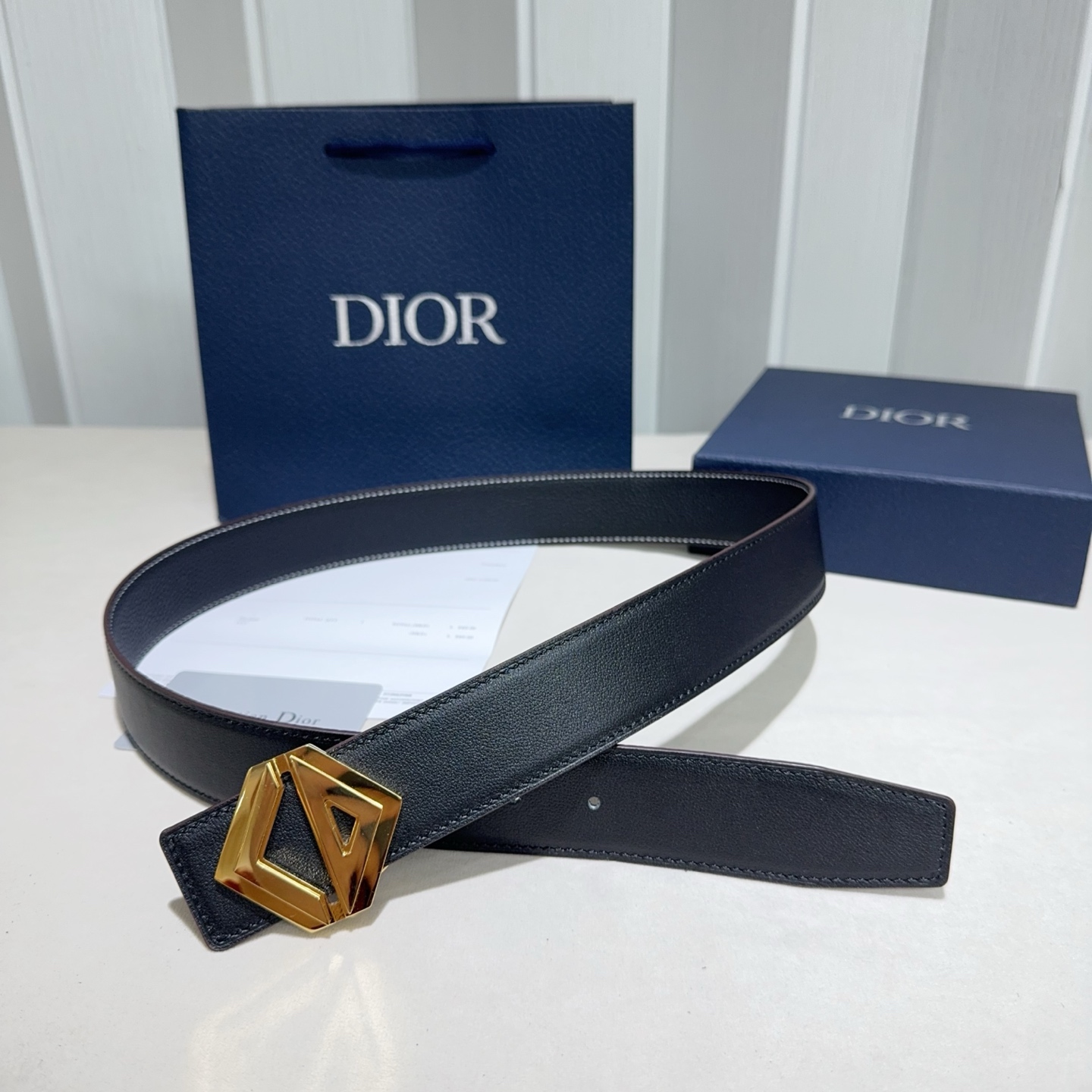 🎐 Christian Dior🎐（迪奥）采用togo 纹搭配纳帕纹双面头层牛皮➕精品纯铜扣头打造 柔软