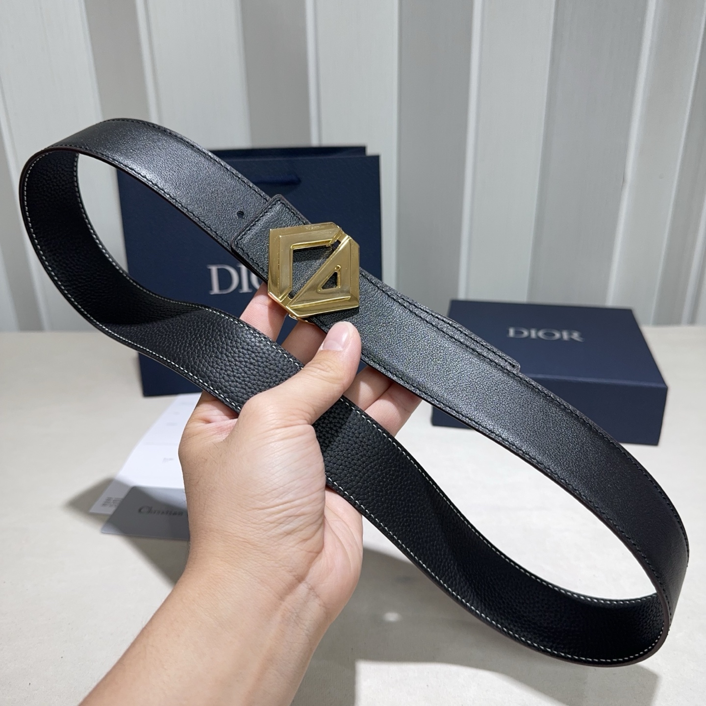 🎐 Christian Dior🎐（迪奥）采用togo 纹搭配纳帕纹双面头层牛皮➕精品纯铜扣头打造 柔软