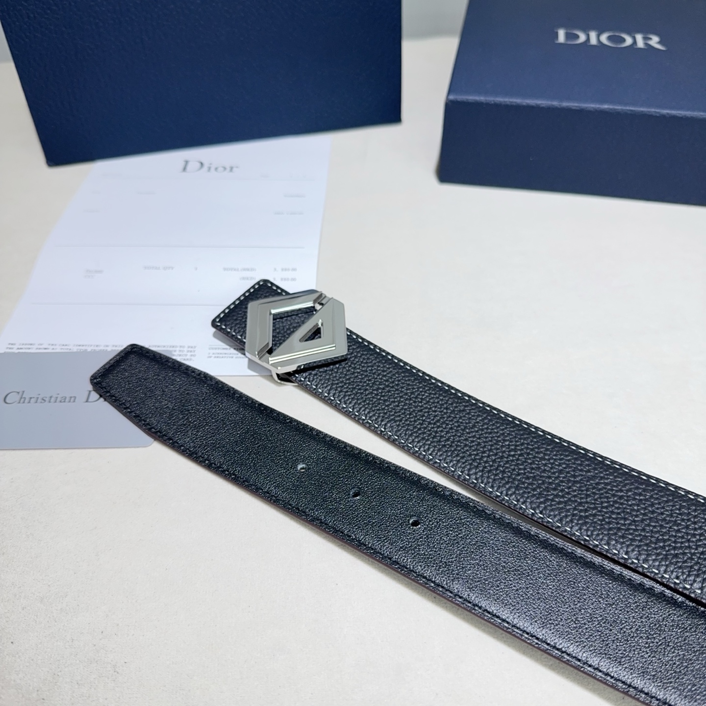 🎐 Christian Dior🎐（迪奥）采用togo 纹搭配纳帕纹双面头层牛皮➕精品纯铜扣头打造 柔软