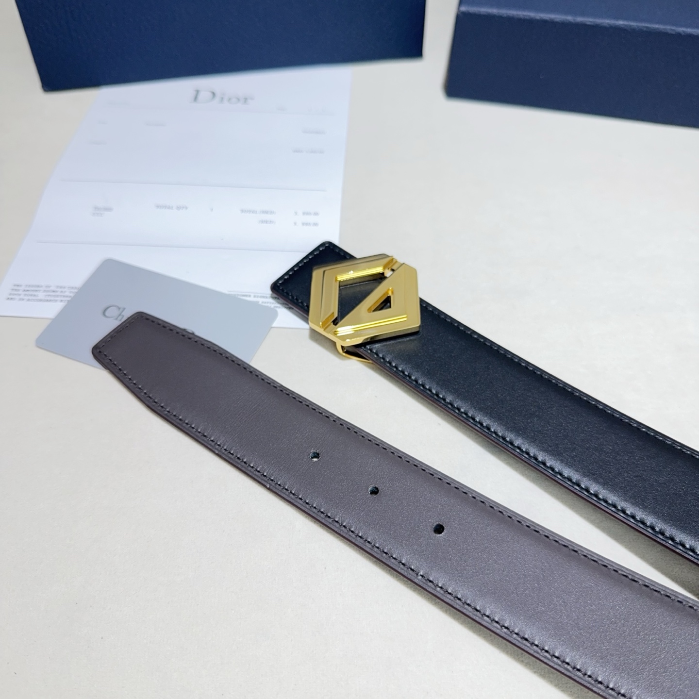 🎐 Christian Dior🎐（迪奥）采用双面修面头层牛皮➕精品纯铜扣头打造 柔软细腻，双面可用,百