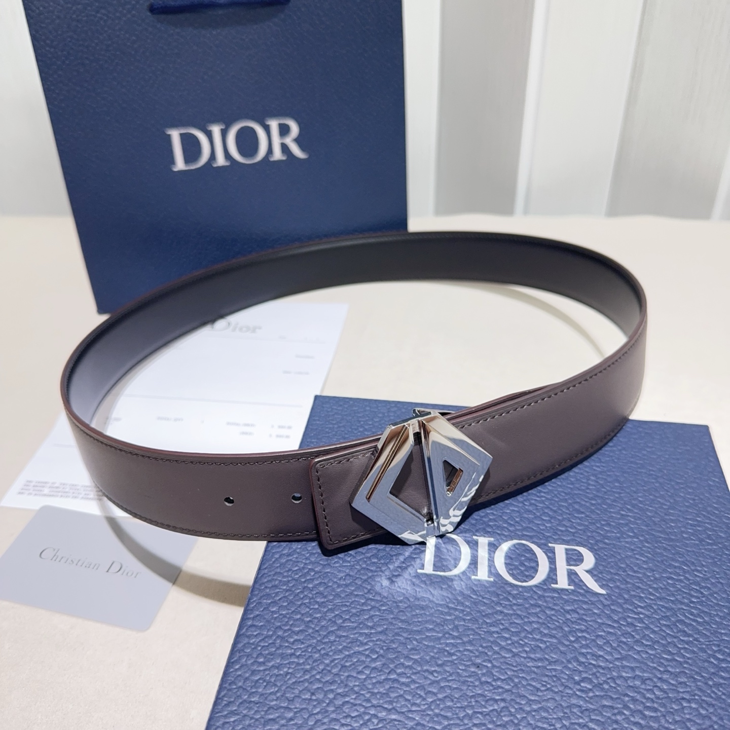 🎐 Christian Dior🎐（迪奥）采用双面修面头层牛皮➕精品纯铜扣头打造 柔软细腻，双面可用,百