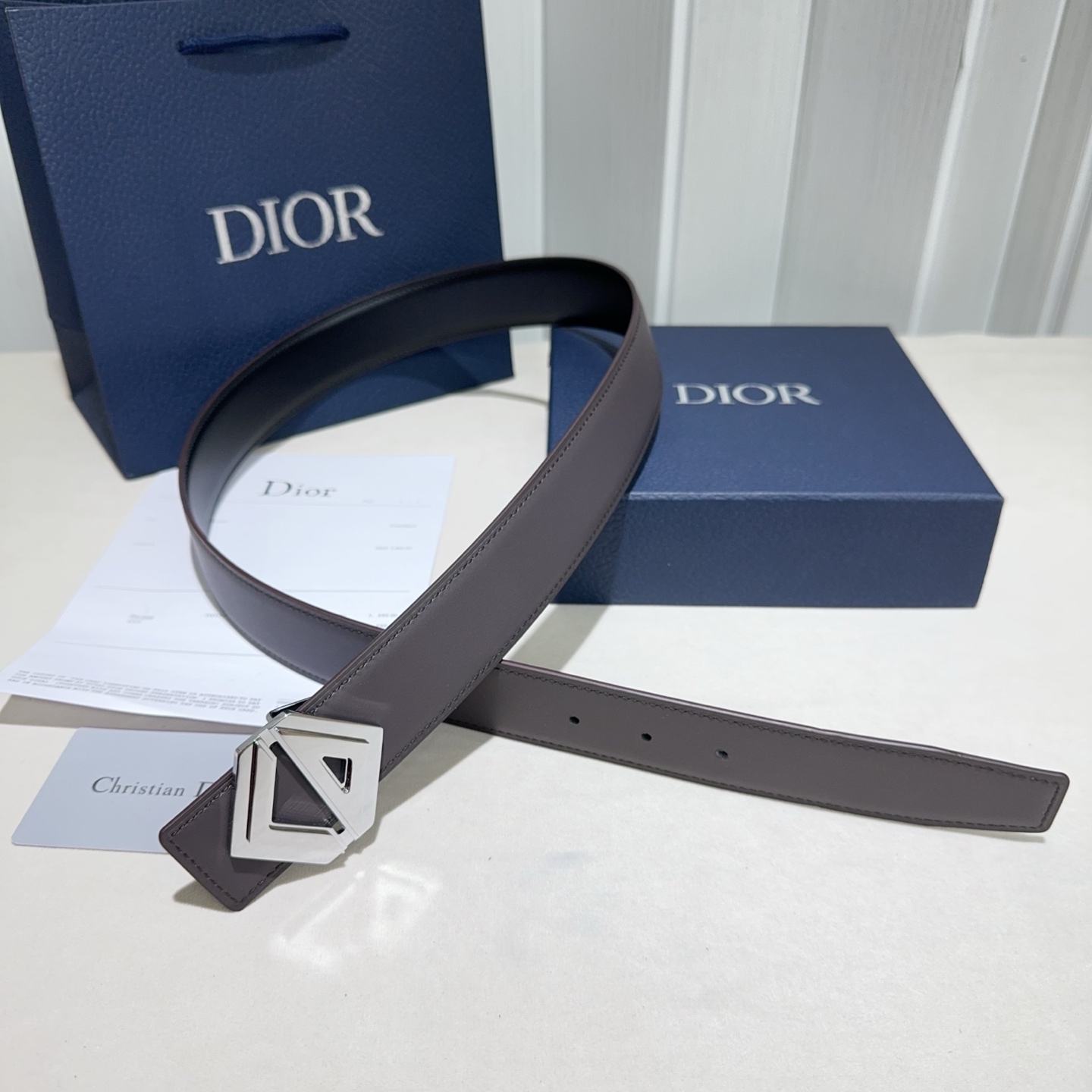 🎐 Christian Dior🎐（迪奥）采用双面修面头层牛皮➕精品纯铜扣头打造 柔软细腻，双面可用,百