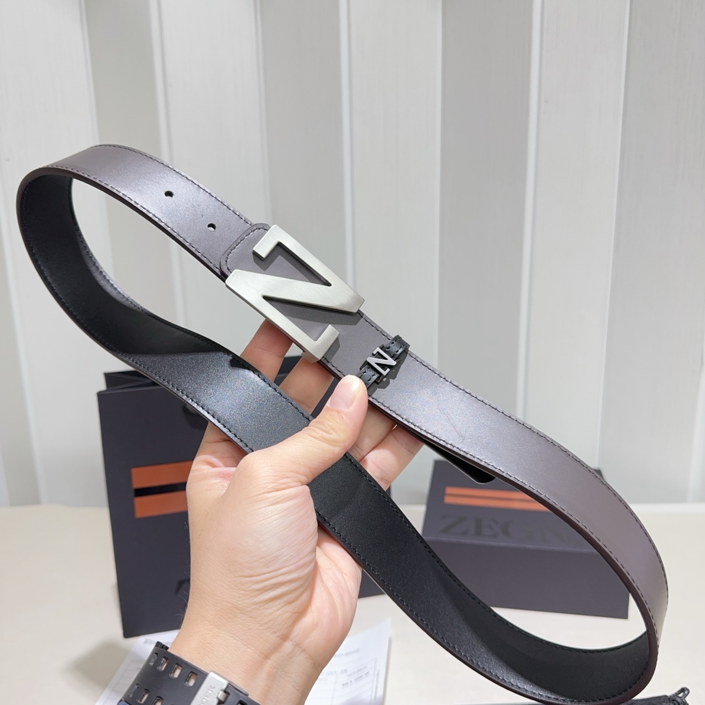 ZEGNA(杰尼亚)Z字扣皮带，双面牛皮平纹质感拉满，金属扣饰简约大气，商务休闲双场景适配，低调奢华的男