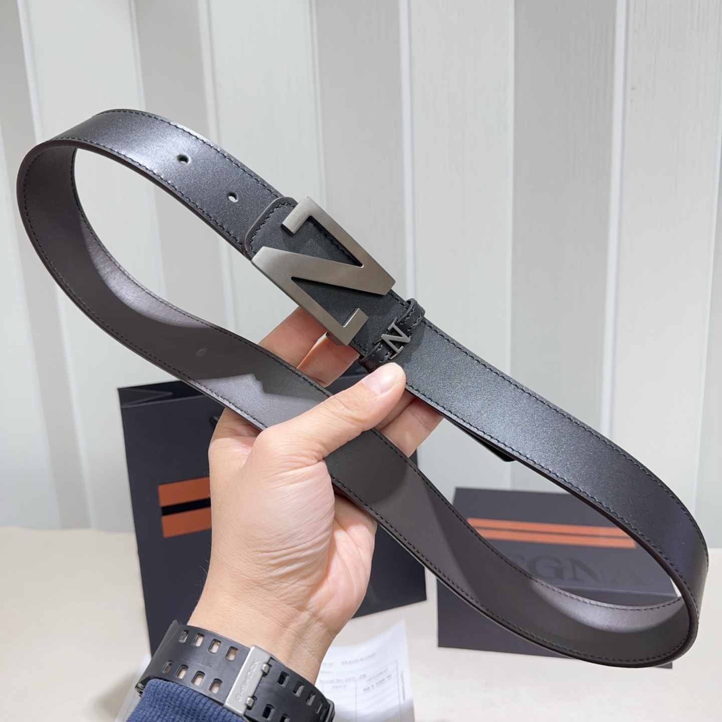 ZEGNA(杰尼亚)Z字扣皮带，双面牛皮平纹质感拉满，金属扣饰简约大气，商务休闲双场景适配，低调奢华的男