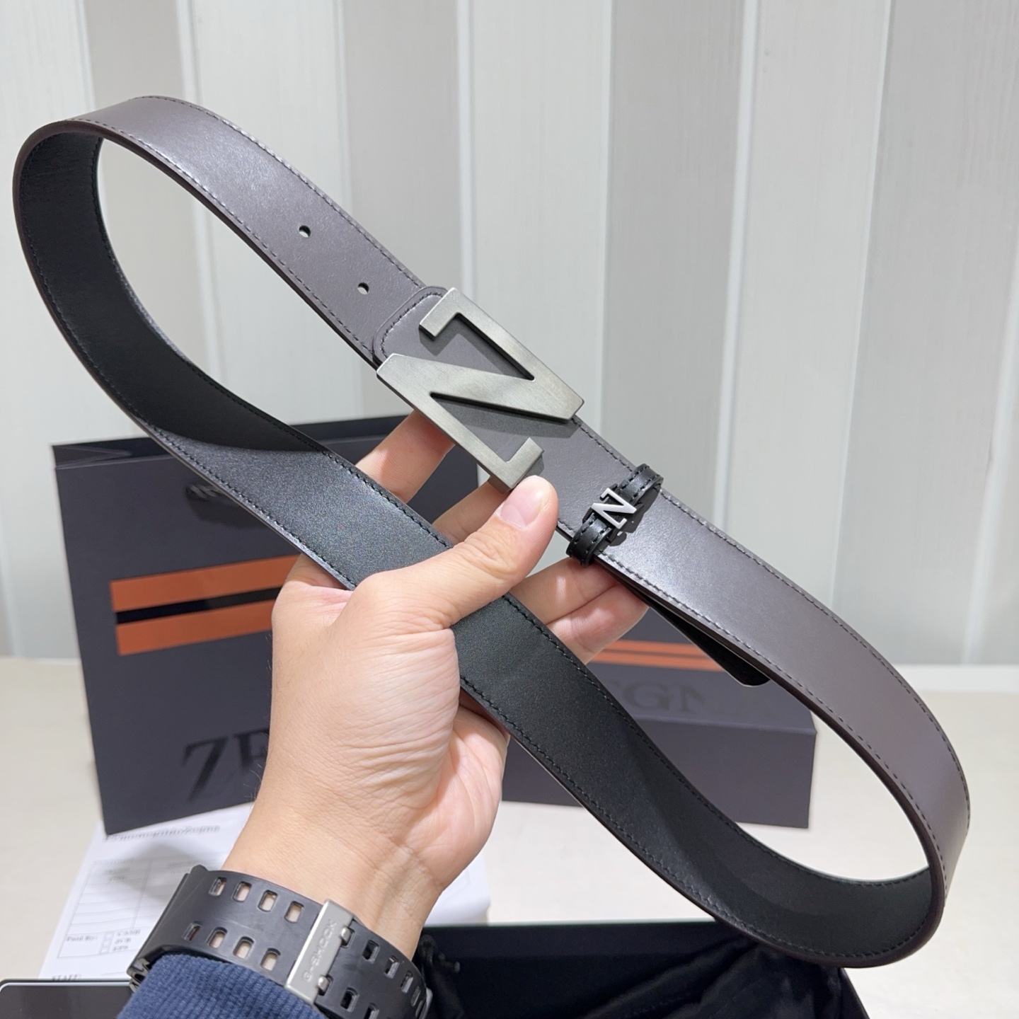 ZEGNA(杰尼亚)Z字扣皮带，双面牛皮平纹质感拉满，金属扣饰简约大气，商务休闲双场景适配，低调奢华的男