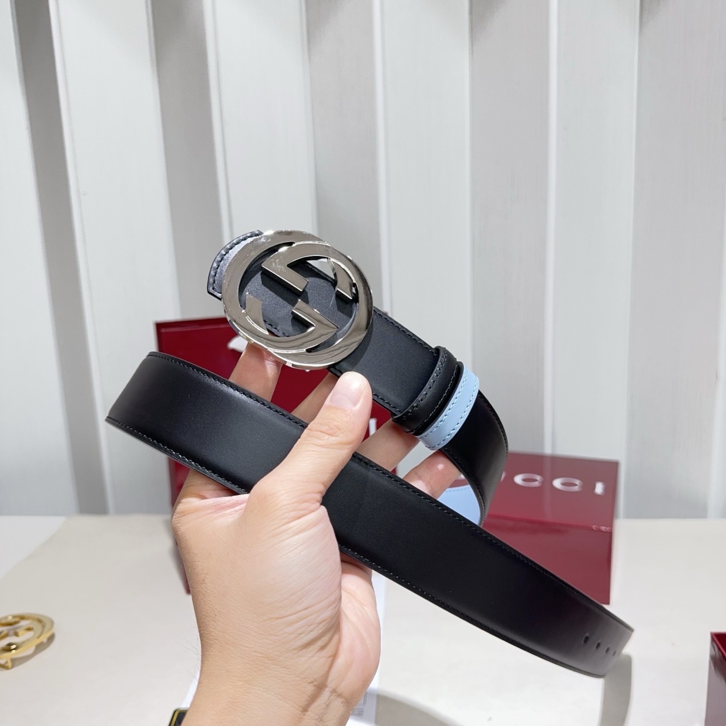 🌟Gucci（古奇）解锁腰带新品·细节实拍精选平纹头层牛皮打造，纹理细腻，双面设计可随心切换穿搭风格；精