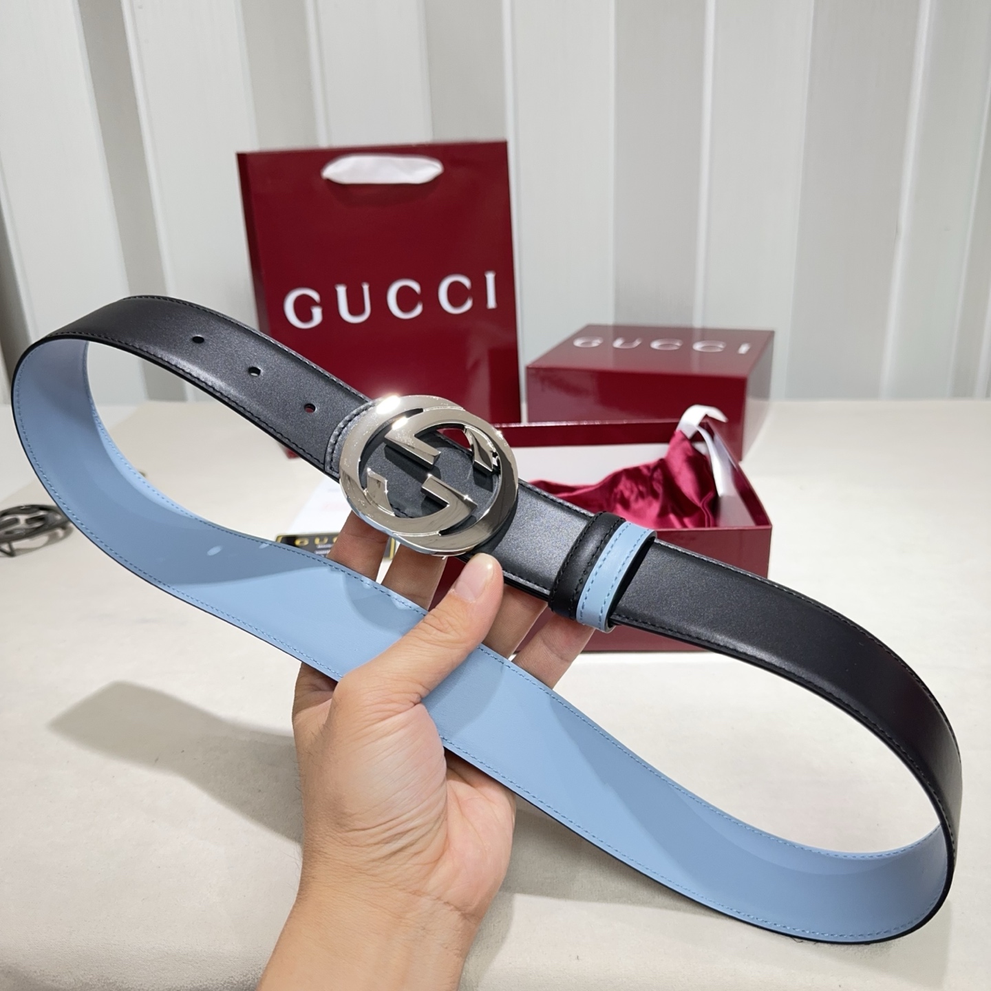 🌟Gucci（古奇）解锁腰带新品·细节实拍精选平纹头层牛皮打造，纹理细腻，双面设计可随心切换穿搭风格；精