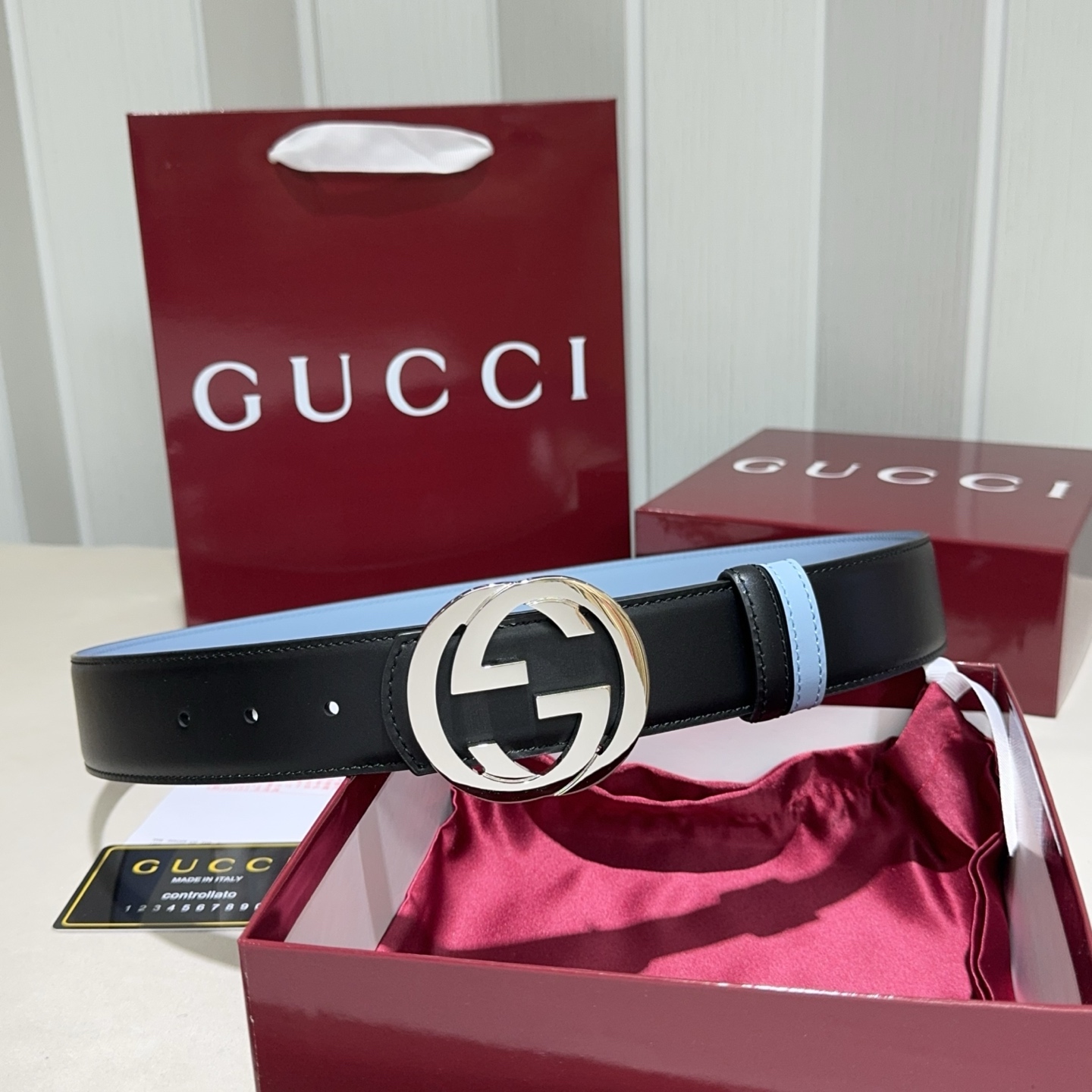 🌟Gucci（古奇）解锁腰带新品·细节实拍精选平纹头层牛皮打造，纹理细腻，双面设计可随心切换穿搭风格；精